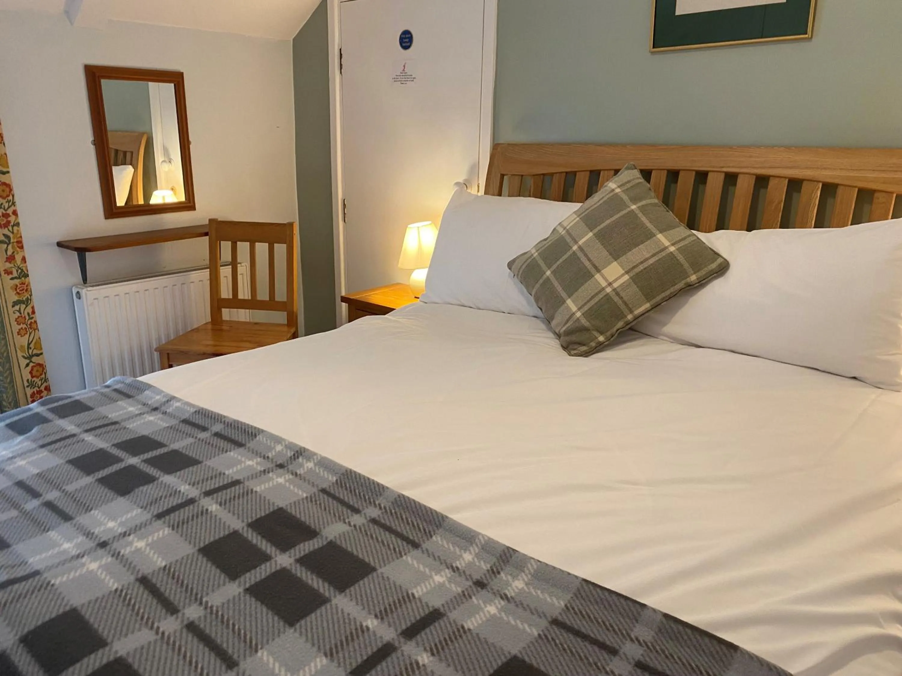 Bedroom, Bed in The Elks Head Inn