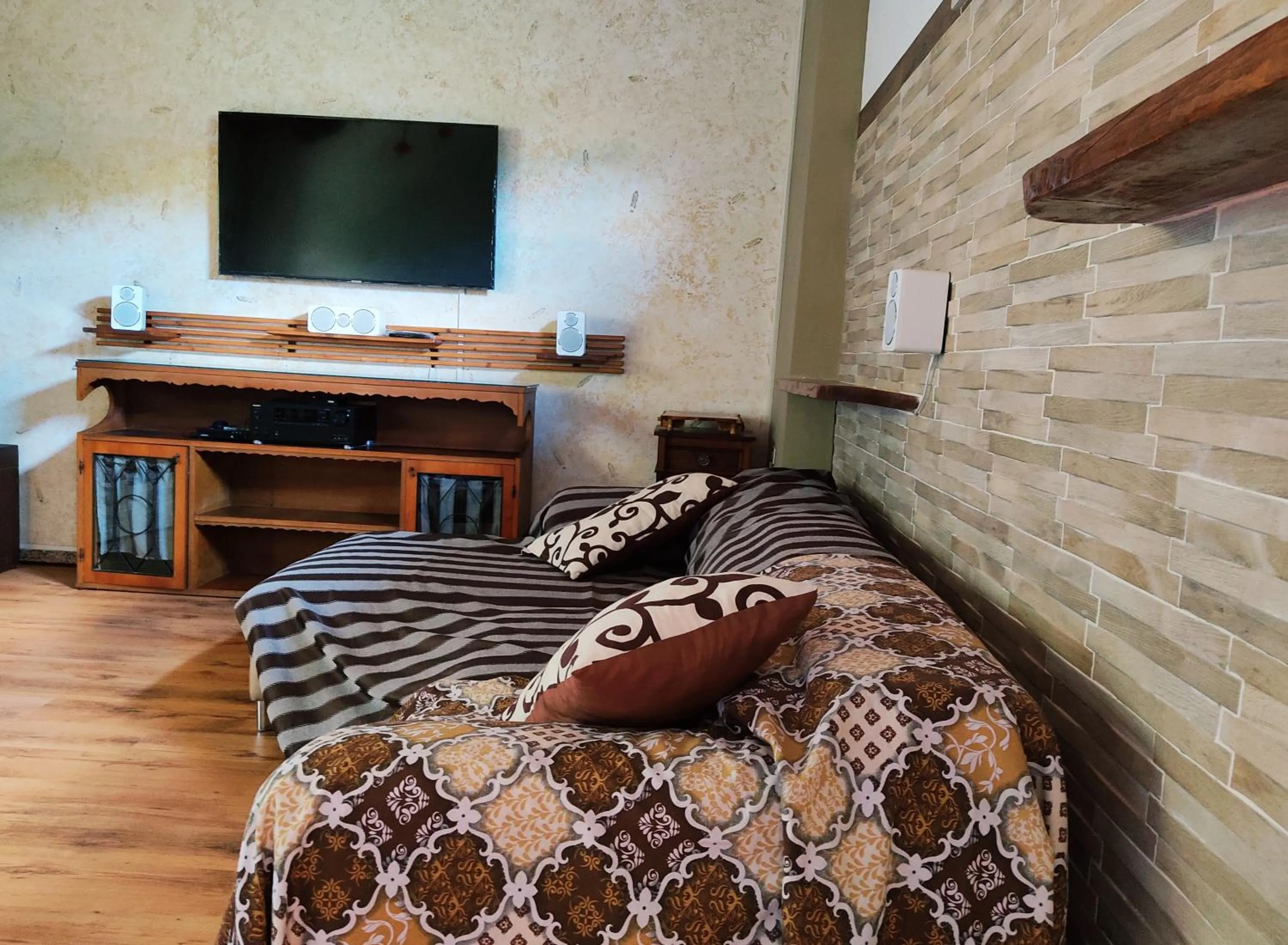 Communal lounge/ TV room, Bed in Il Corbezzolo