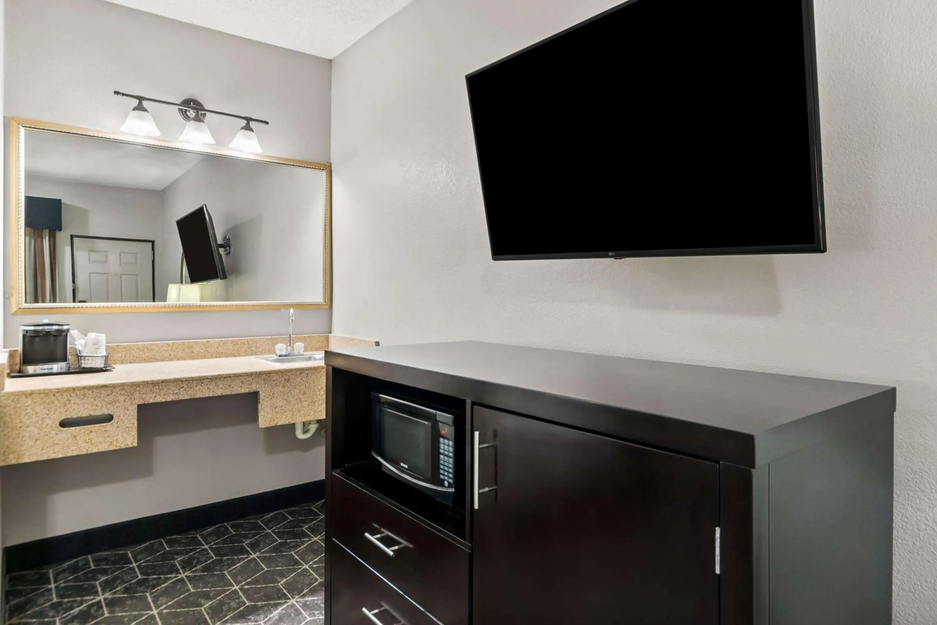 Bedroom in Best Western Inn