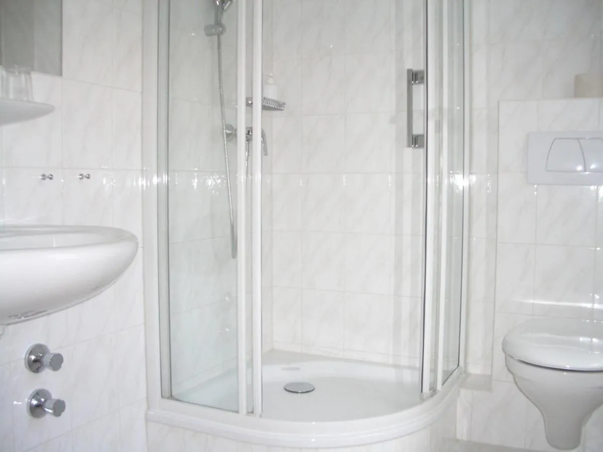 Bathroom in Hotel Germania