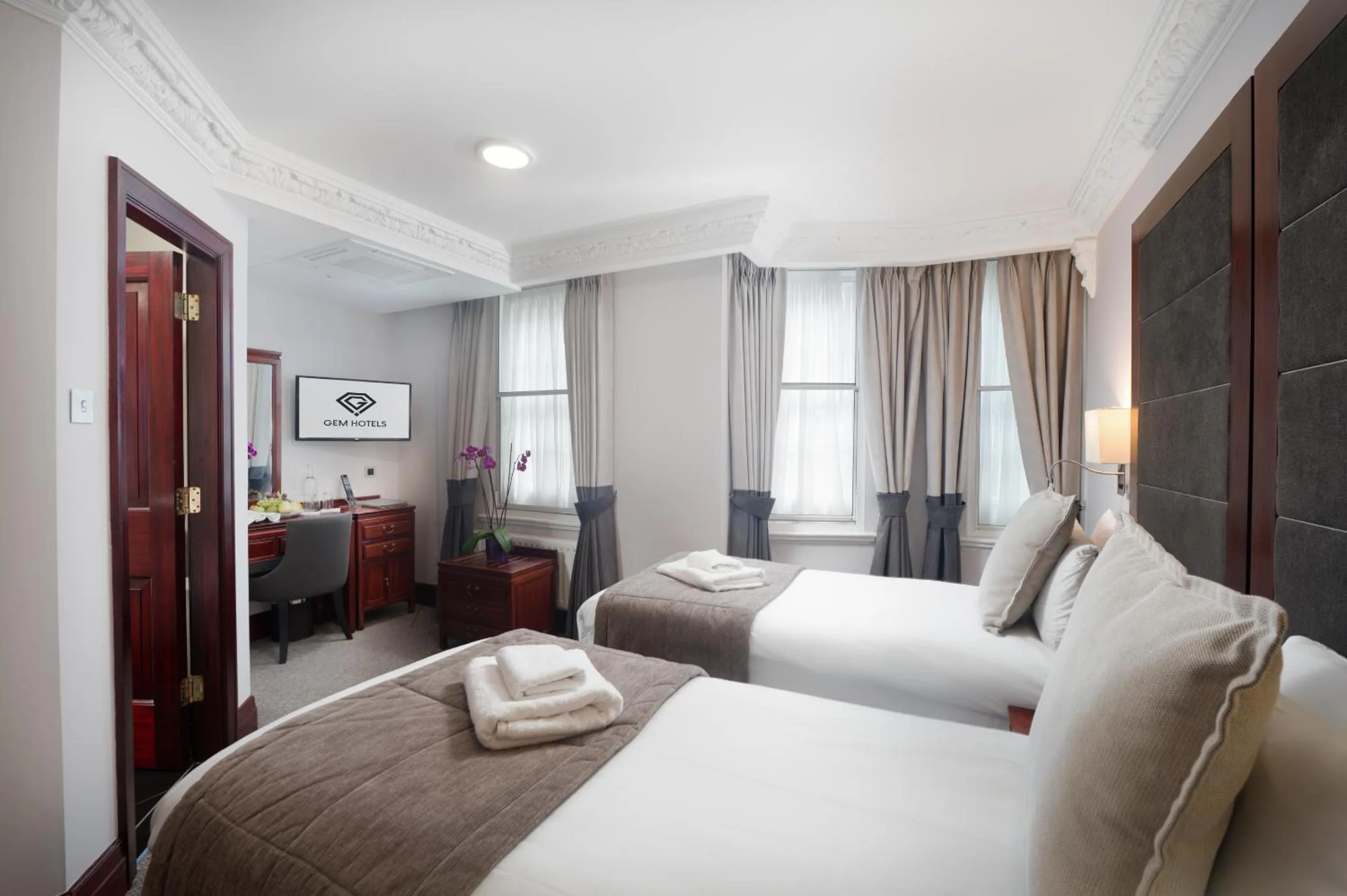 Bedroom, Bed in Gem Fitzrovia Hotel