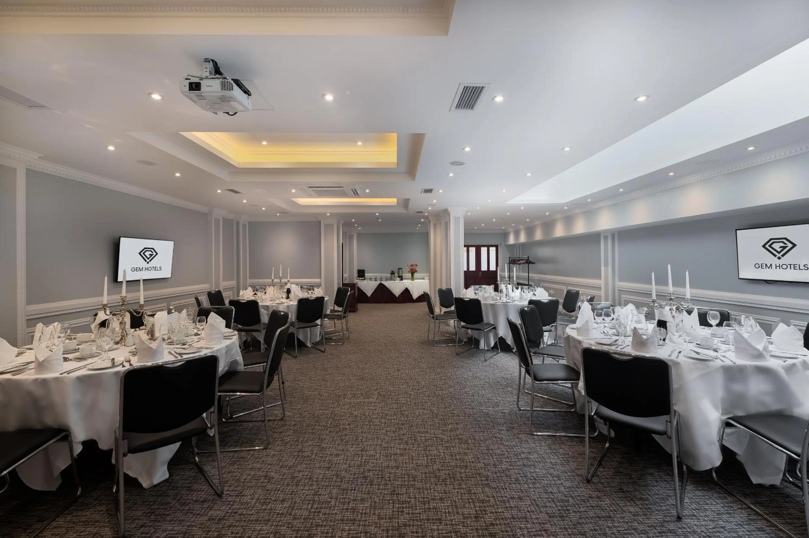 Restaurant/places to eat in Gem Fitzrovia Hotel