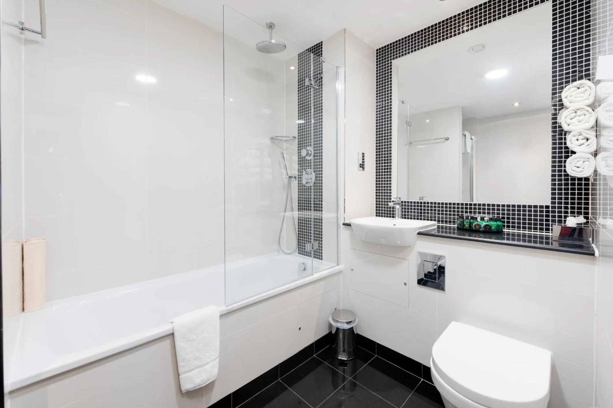 Bathroom in Gem Fitzrovia Hotel