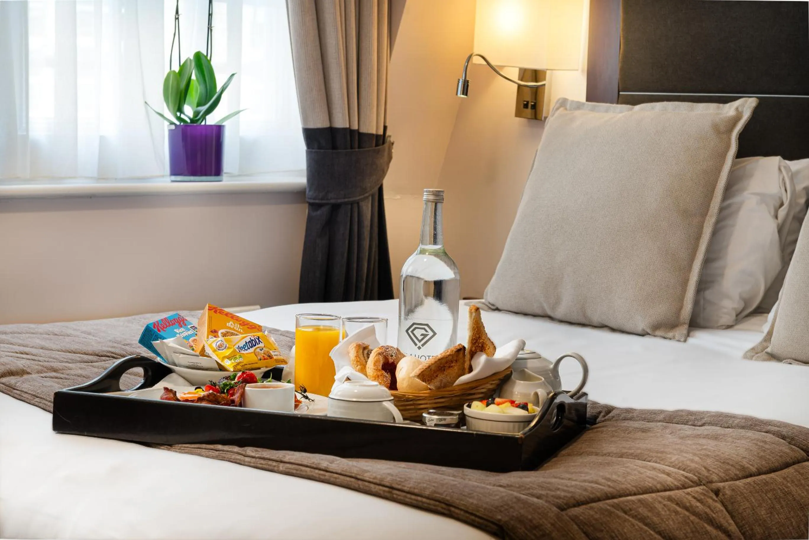 Breakfast, Bed in Gem Fitzrovia Hotel
