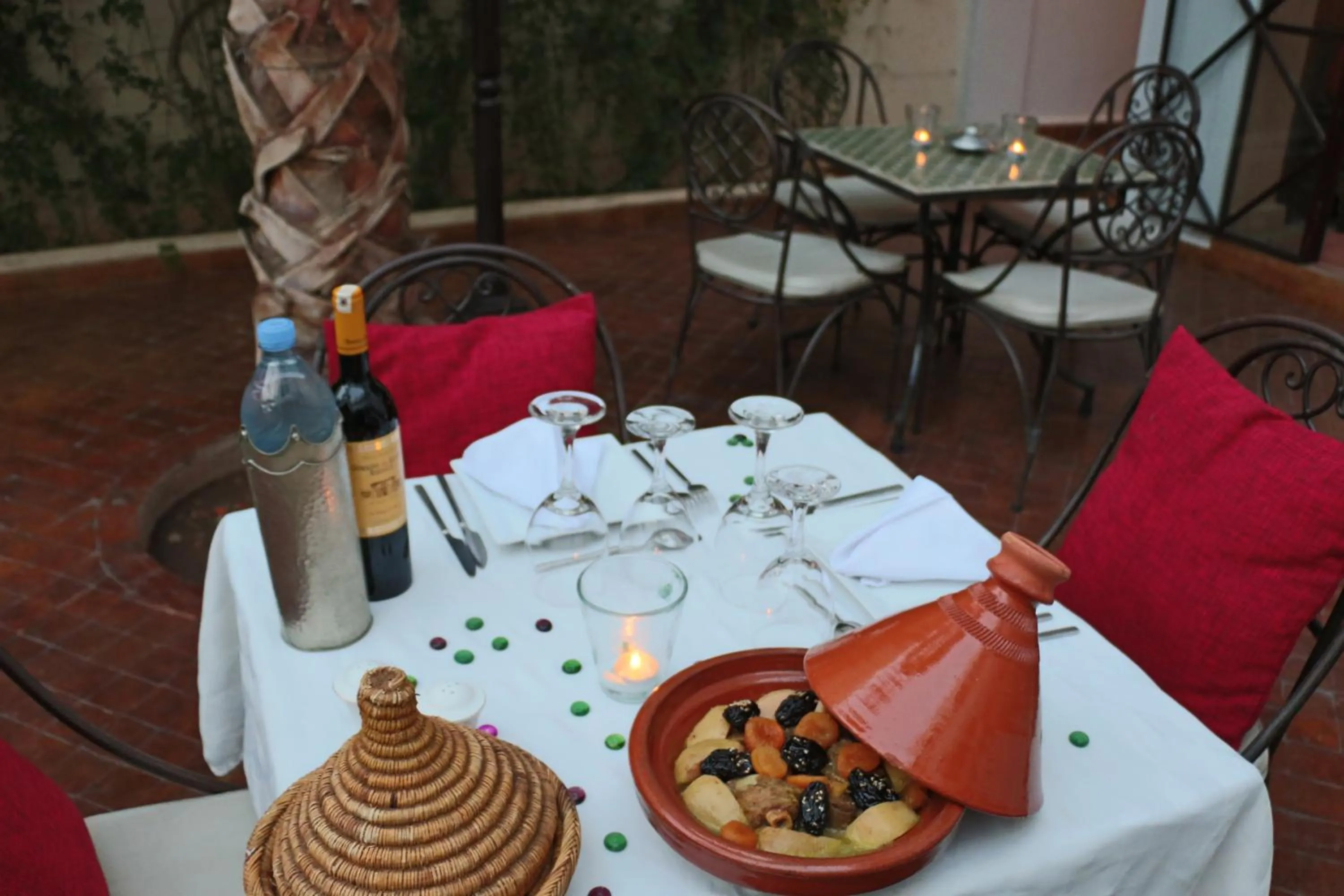 Restaurant/places to eat in Riad Chergui
