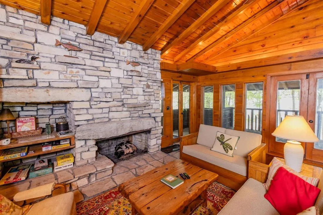 Living room in Drummond Island Resort