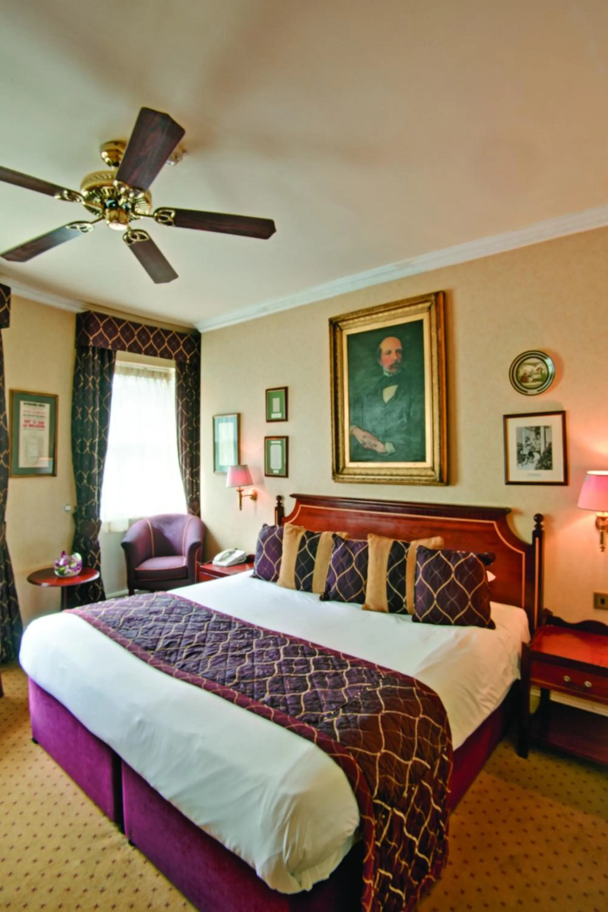 Bedroom in Grange Blooms Hotel