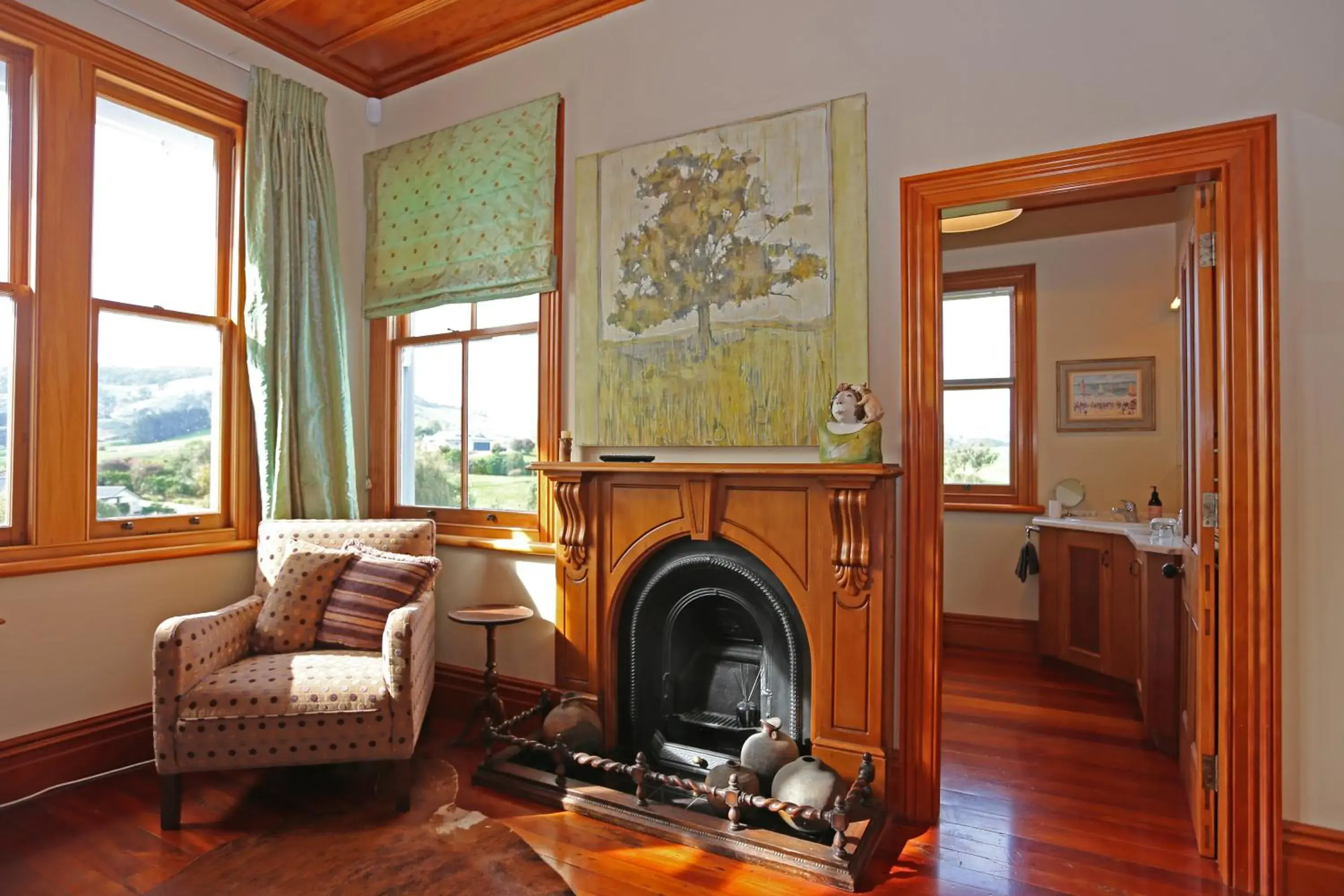 Deluxe King Room in Maungakawa Villa Deluxe King Room in Maungakawa Villa