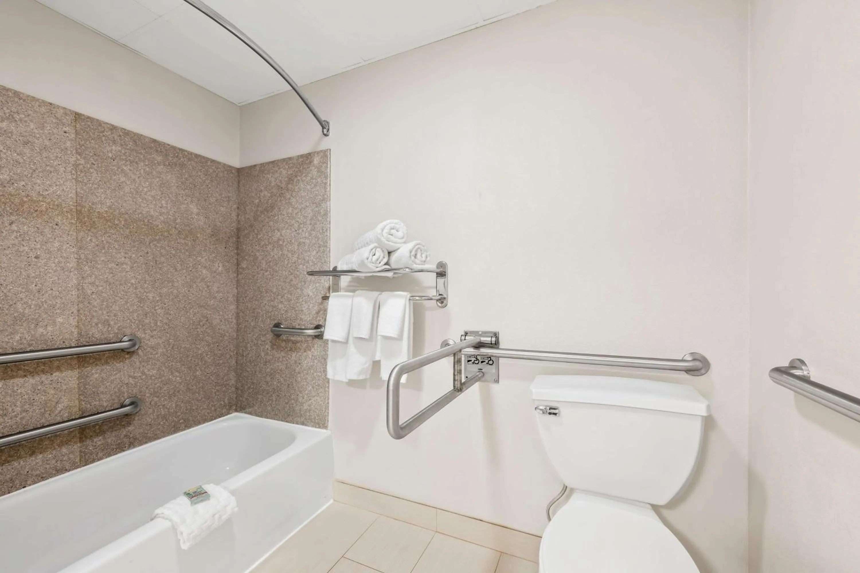 Bathroom in Best Western Dartmouth-New Bedford
