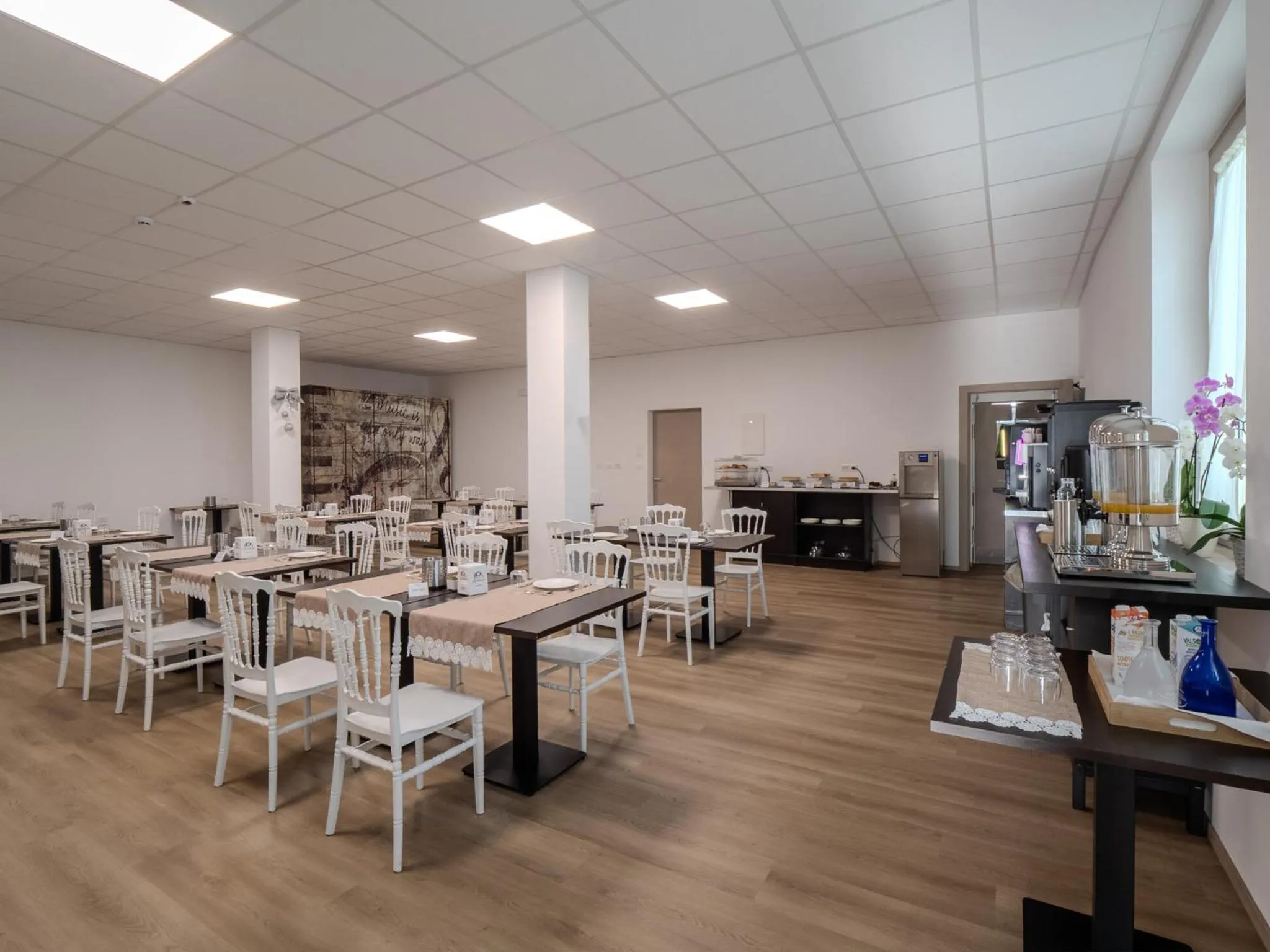 Restaurant/places to eat in Hotel Villa Maria