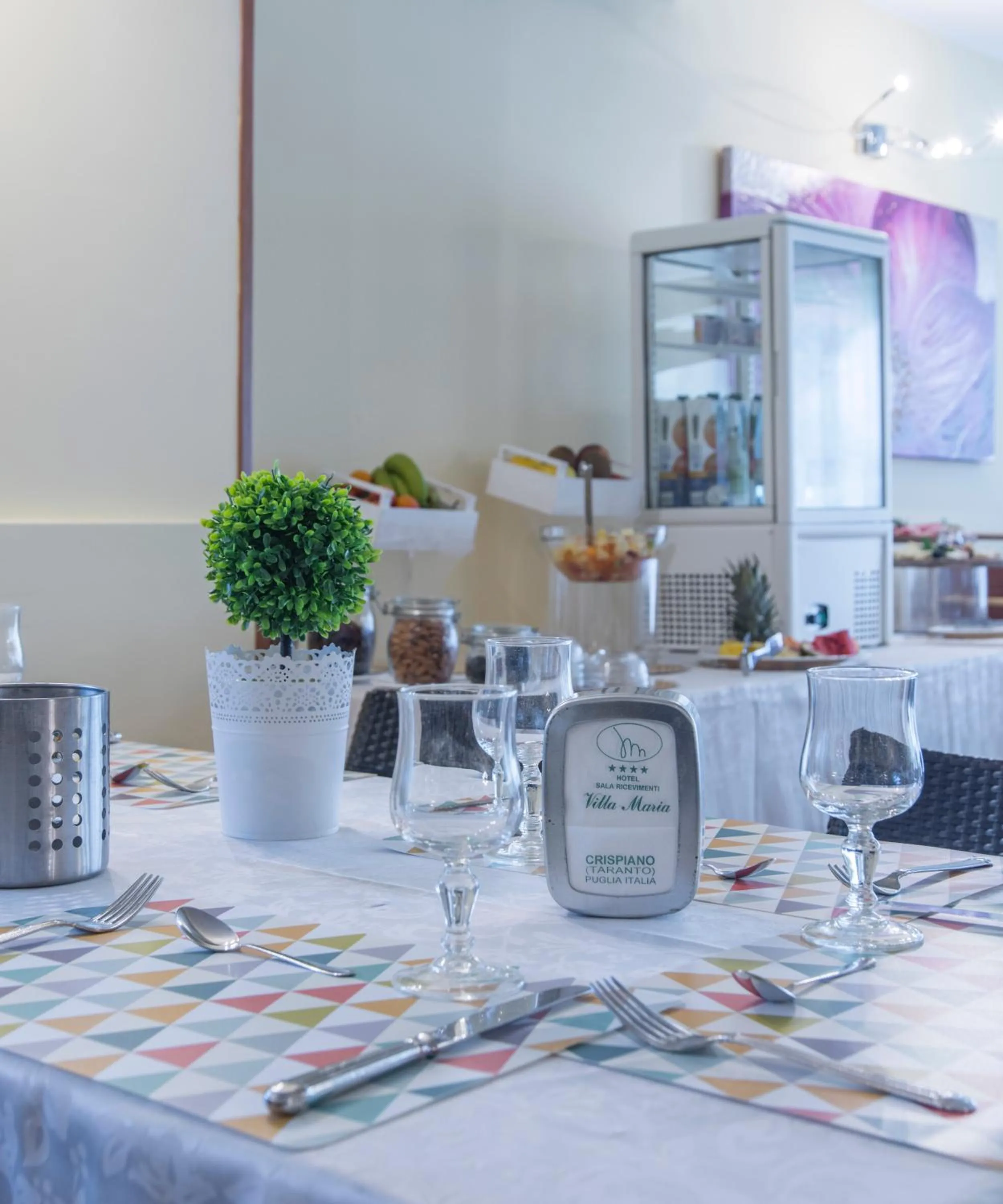 Communal lounge/ TV room in Hotel Villa Maria