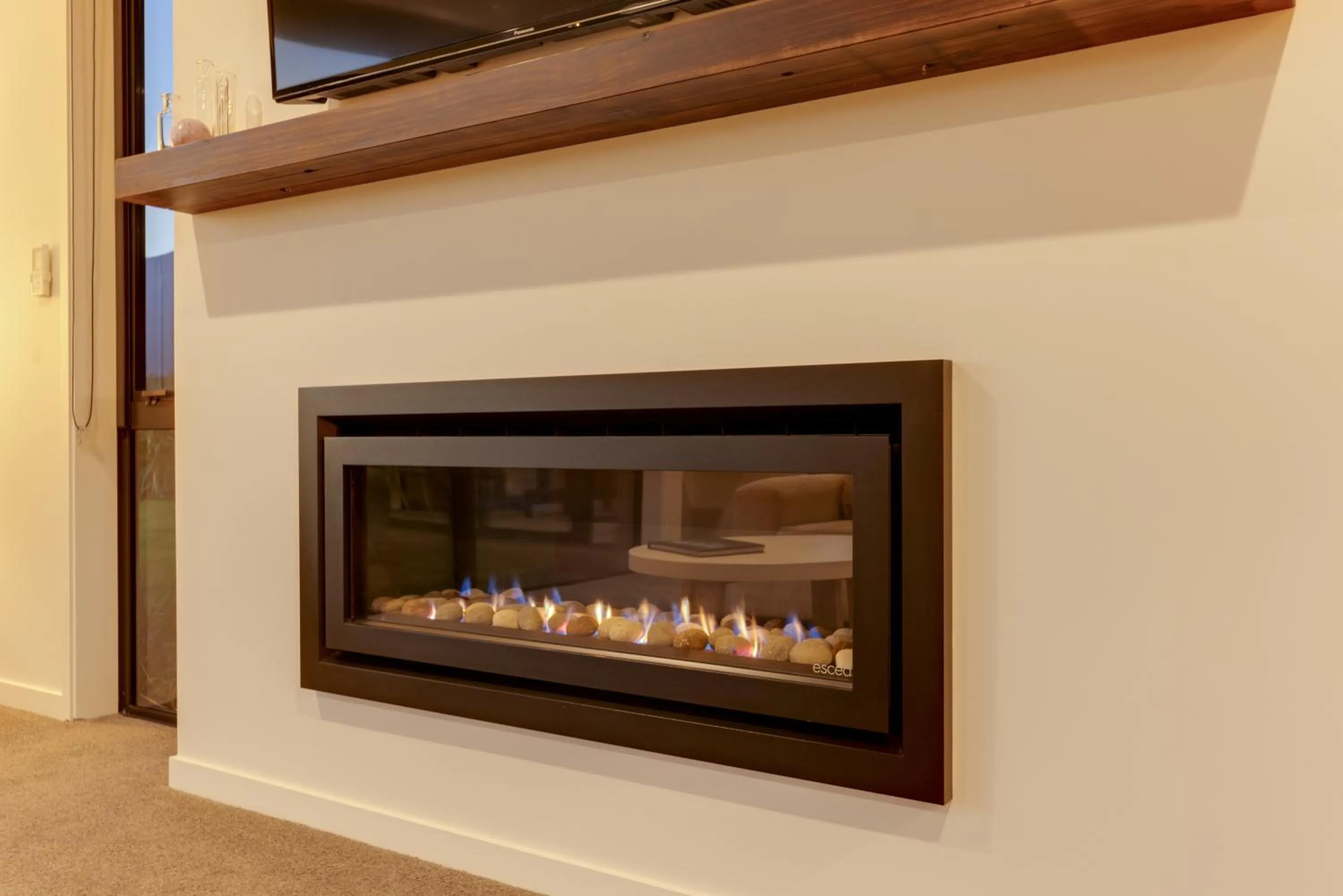 flat iron in Glenburn Coastal Retreat