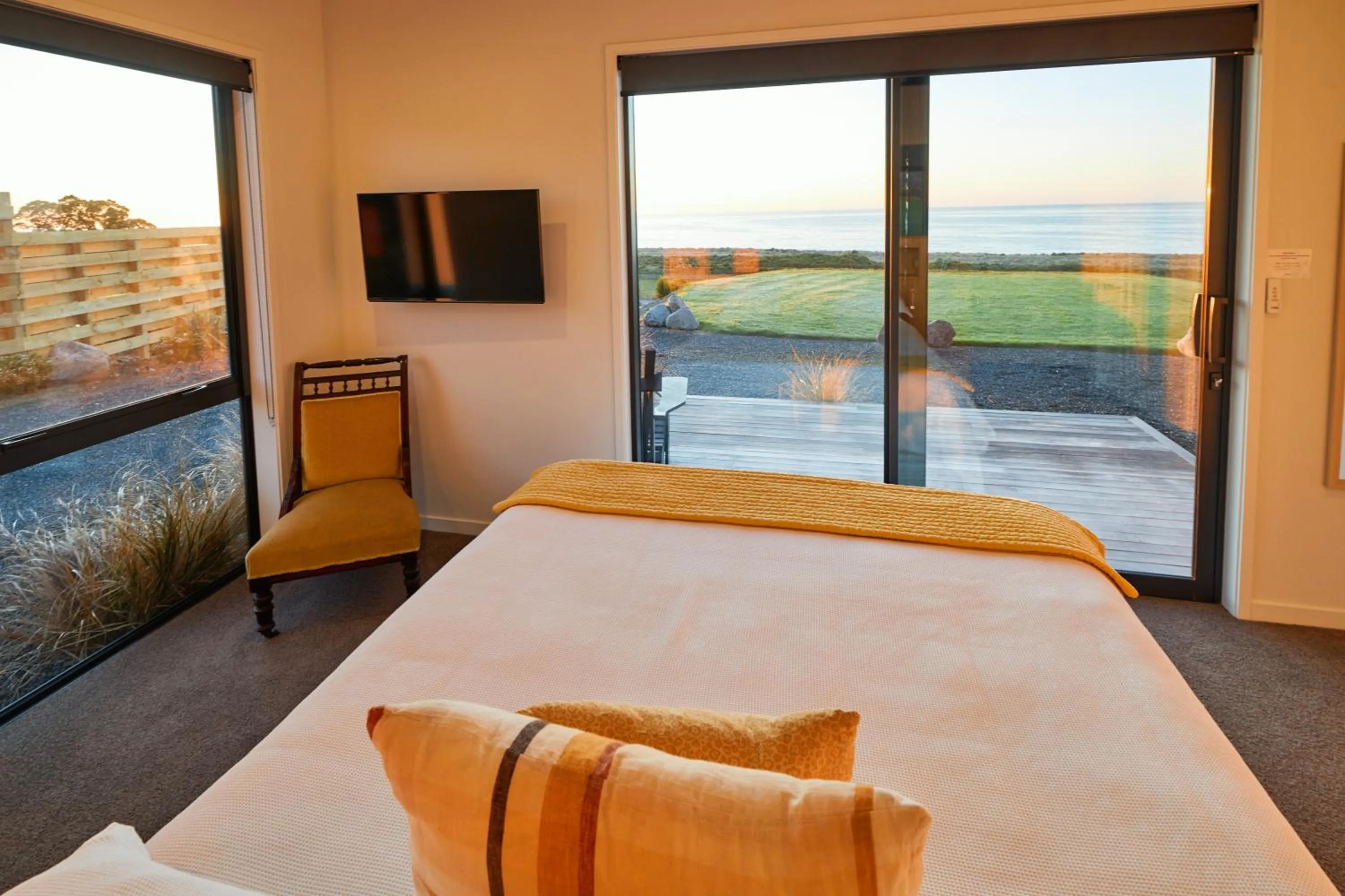 Bedroom, Bed in Glenburn Coastal Retreat