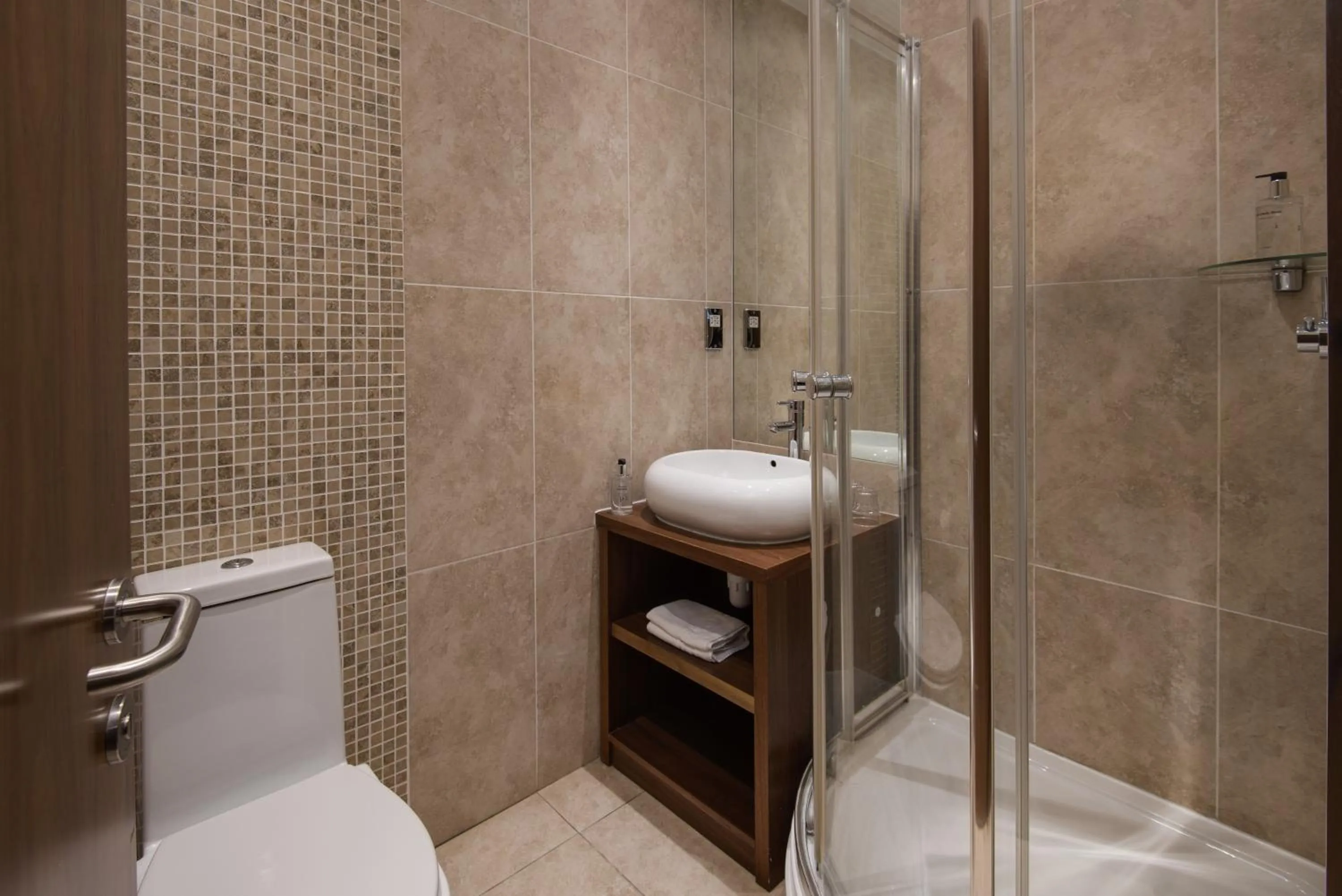 Shower in The Seaton Lane Inn - The Inn Collection Group
