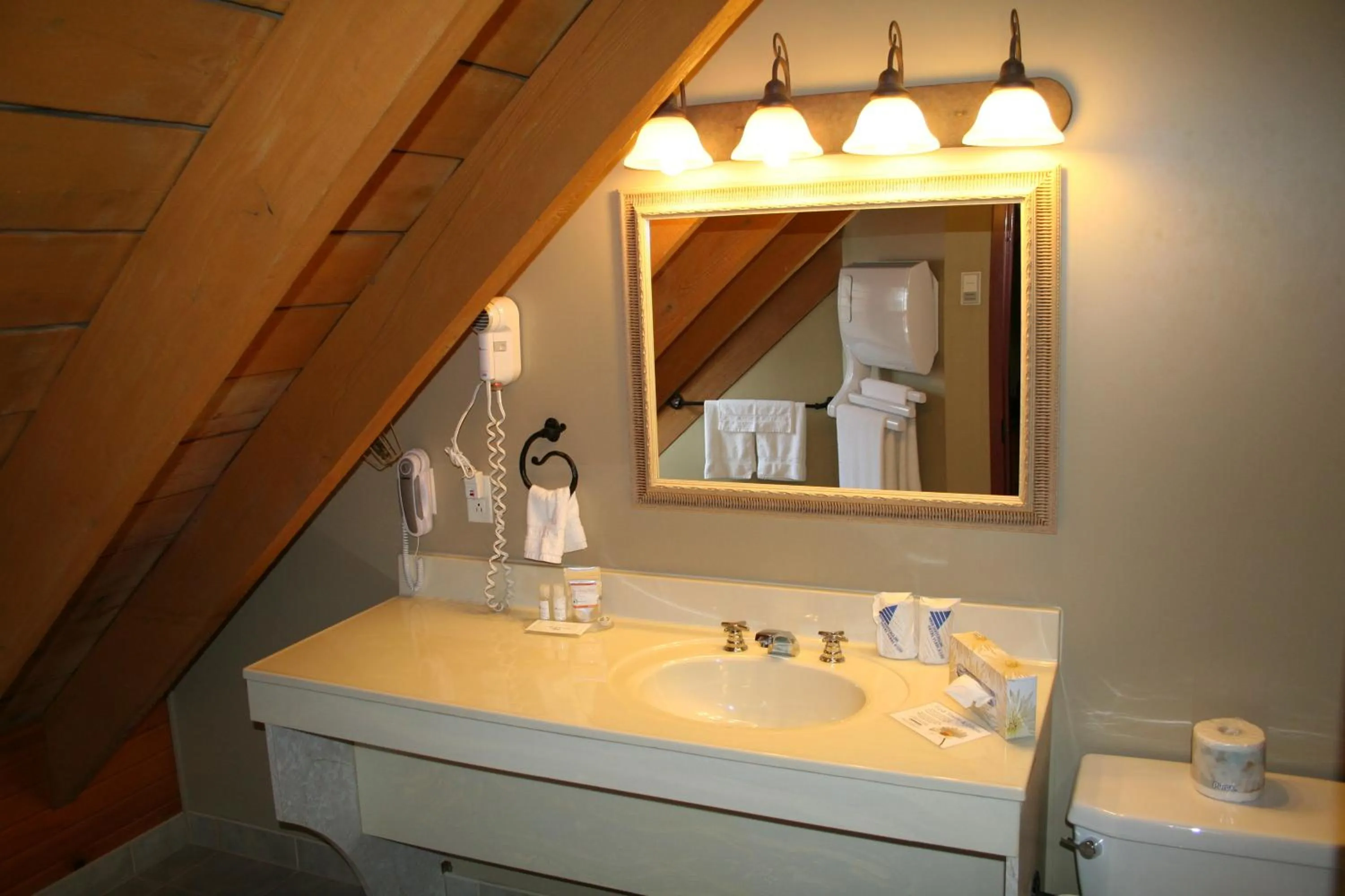 Bathroom in Murray Premises Hotel