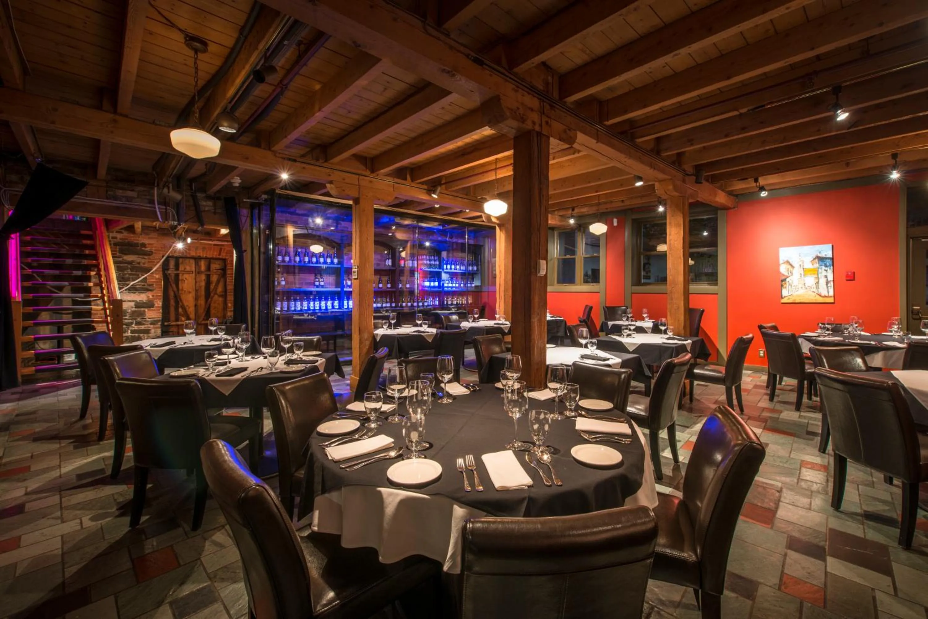 Restaurant/places to eat in Murray Premises Hotel