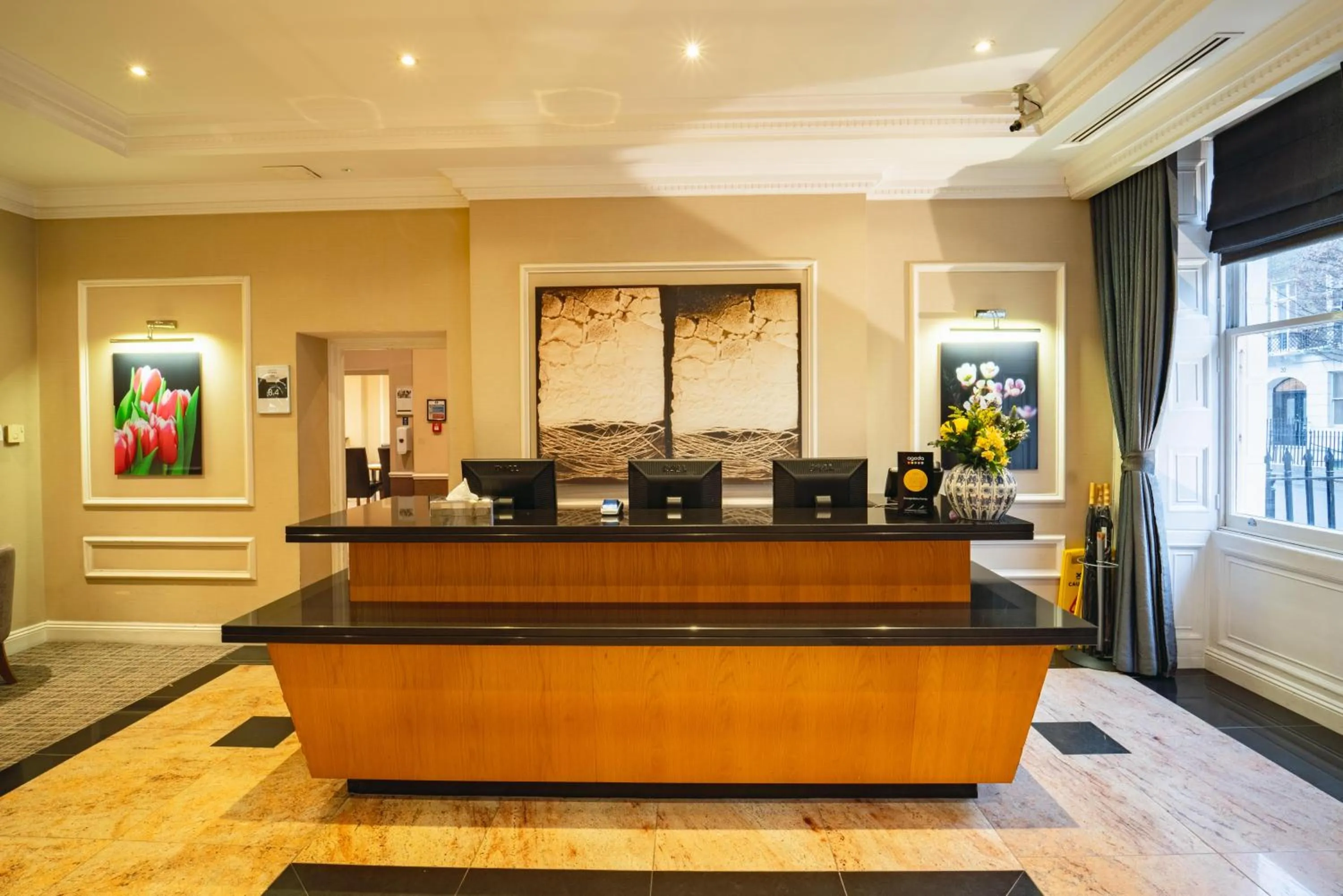 Lobby or reception in Grange Beauchamp Hotel