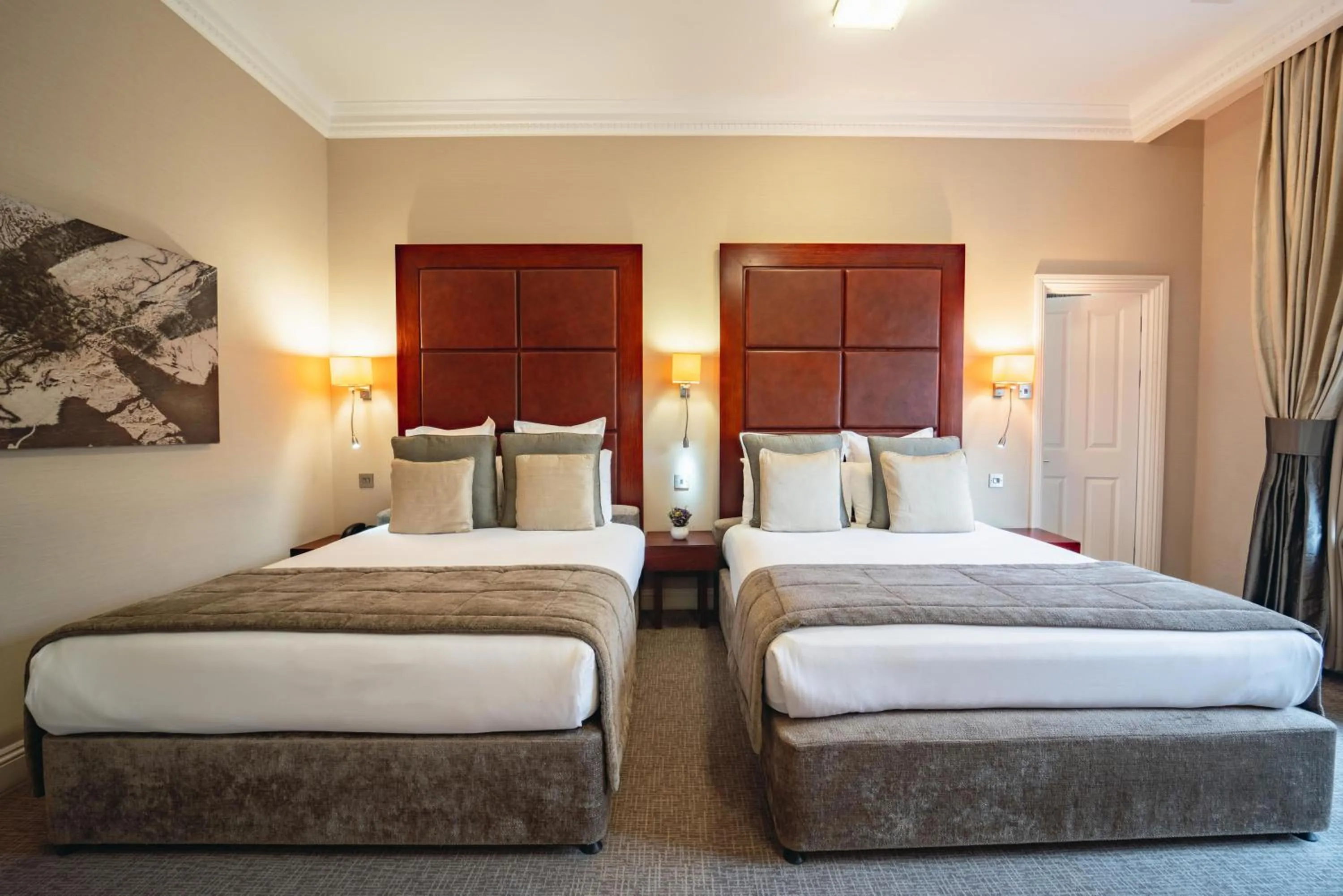 Bed in Grange Beauchamp Hotel