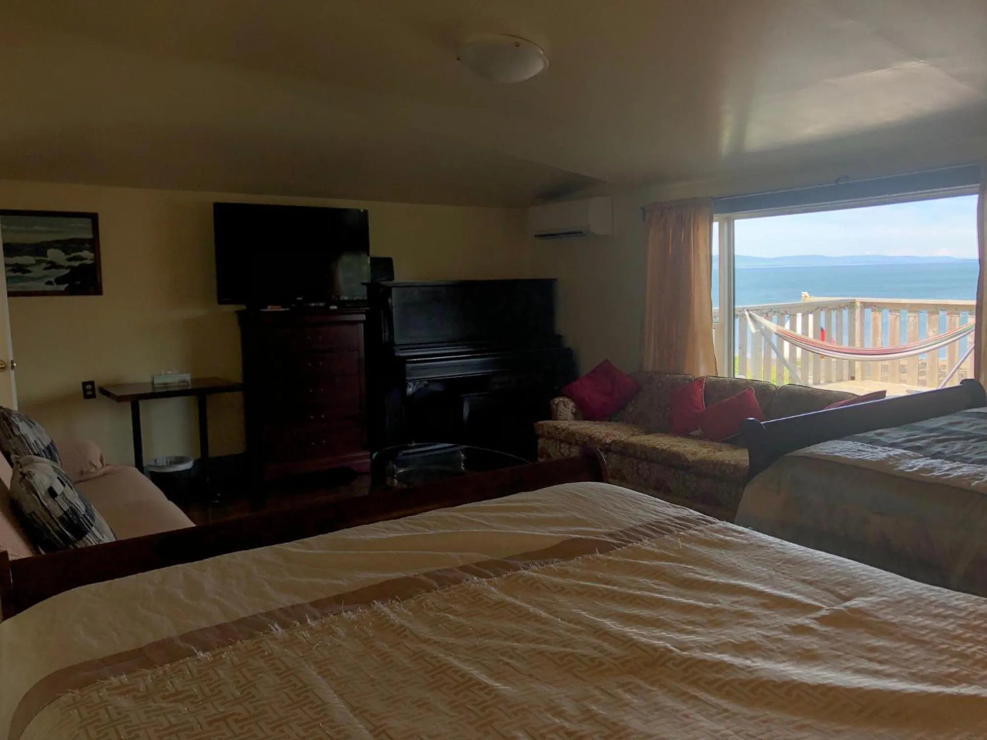 Bedroom, Bed in 78 Montague