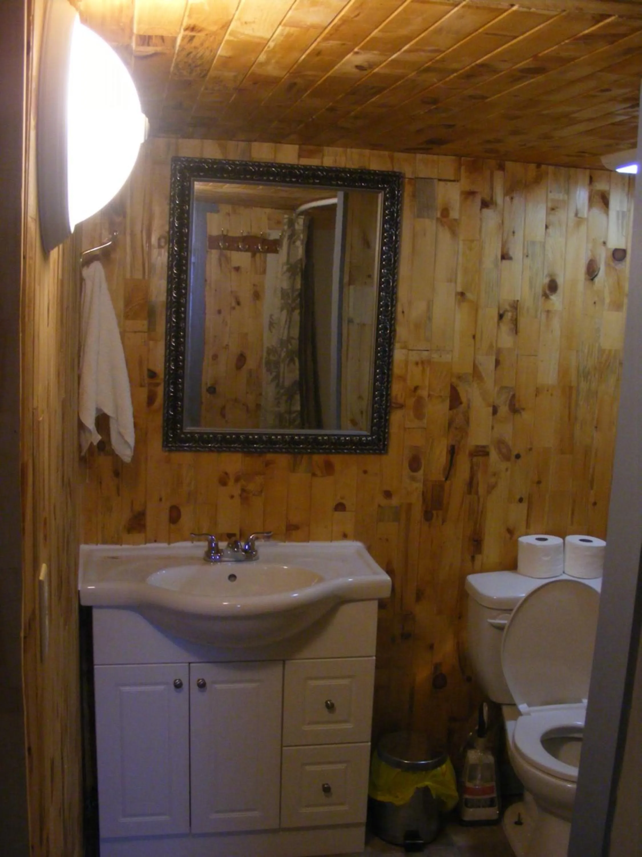 Bathroom in 78 Montague