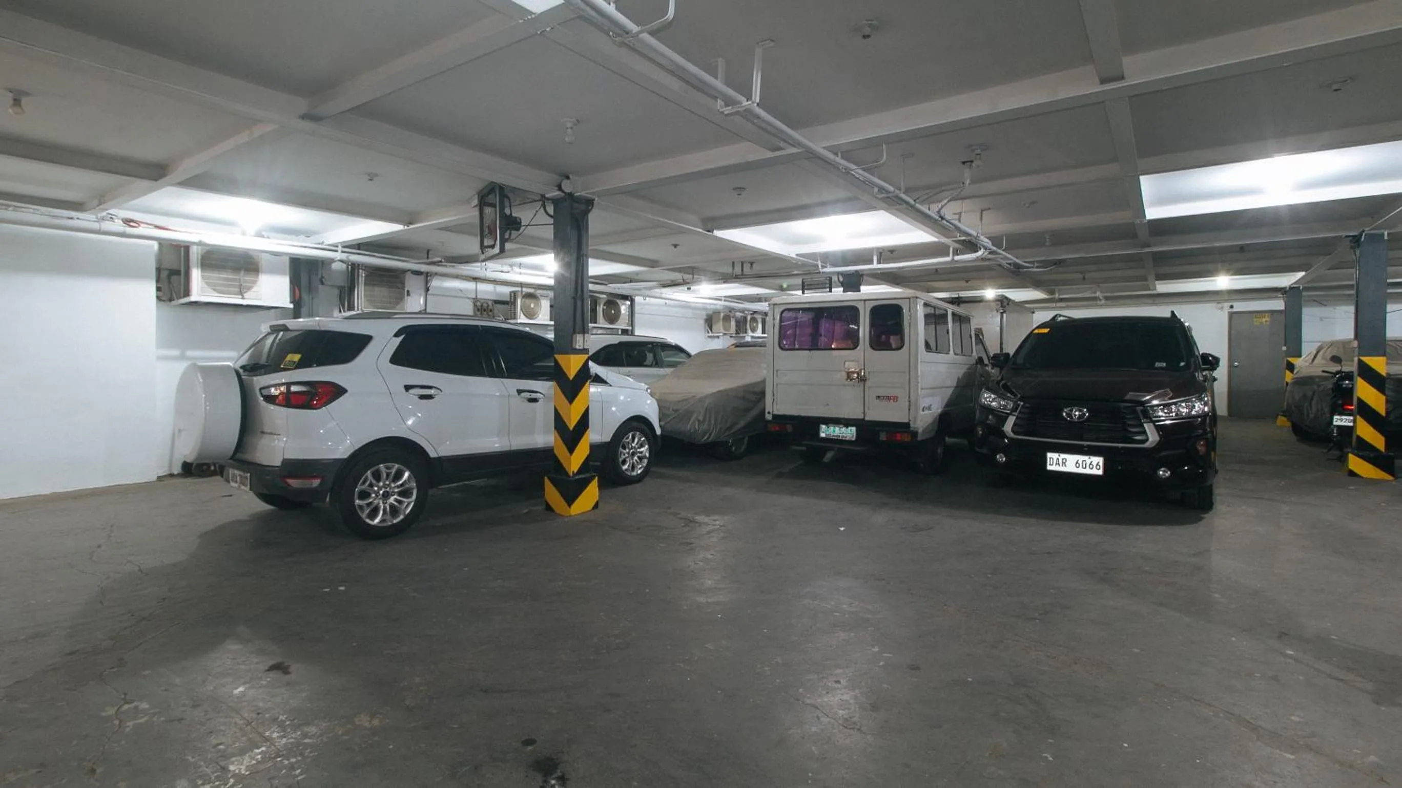 Property building in RedDoorz at Hotel Rosemarie