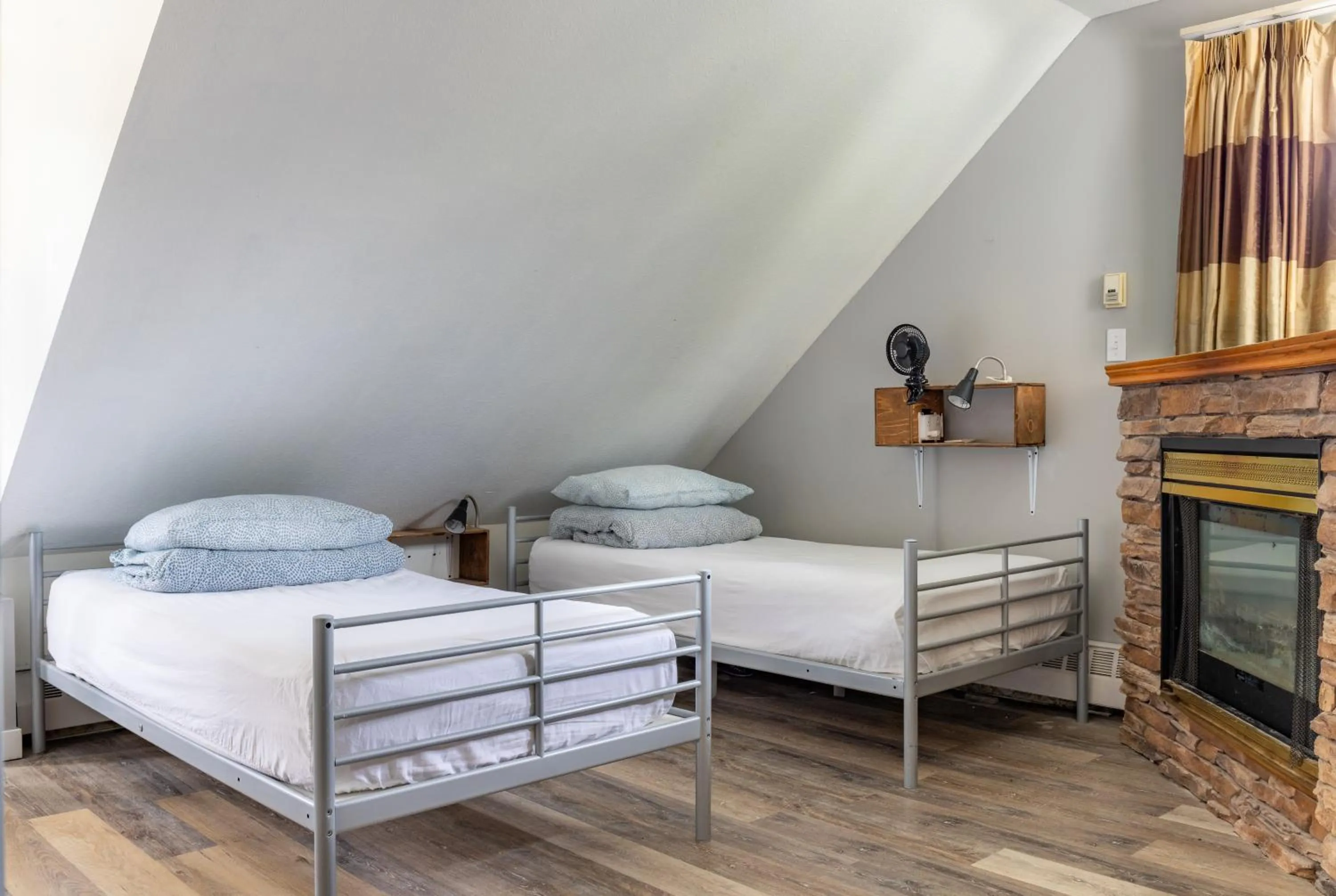 Bed in Samesun Banff Hostel