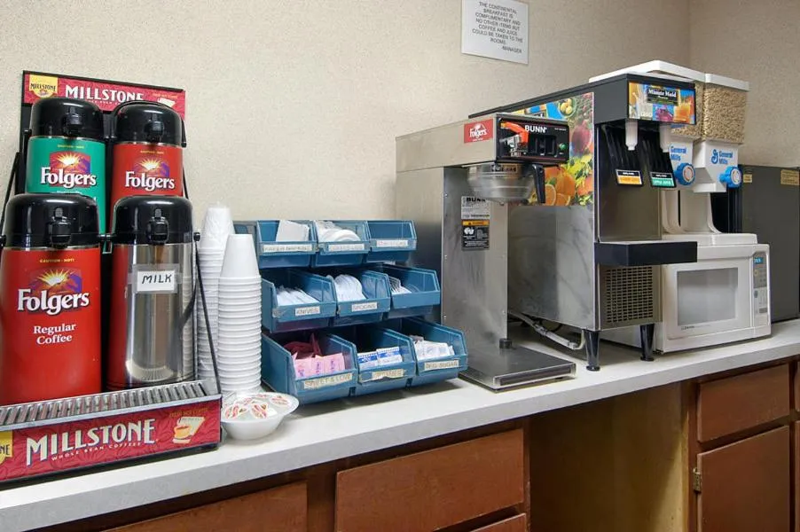 Food and drinks in Shayona Inn Eden