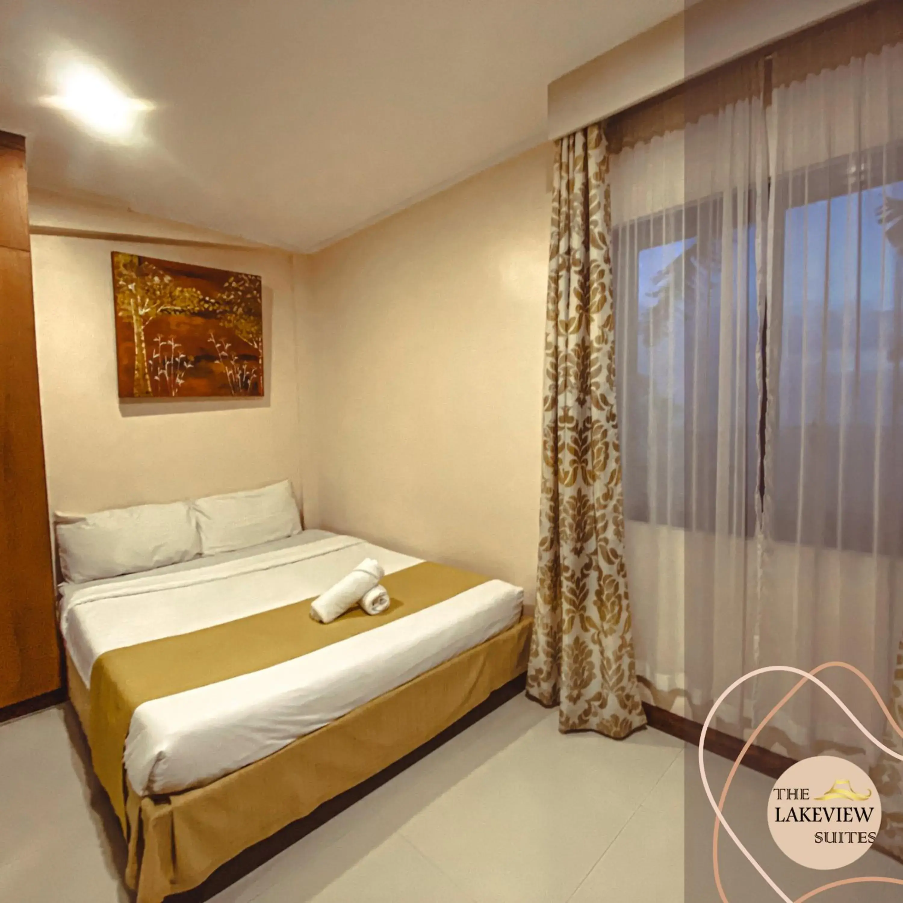 Deluxe Queen Room in The Lakeview Suites Deluxe Queen Room in The Lakeview Suites