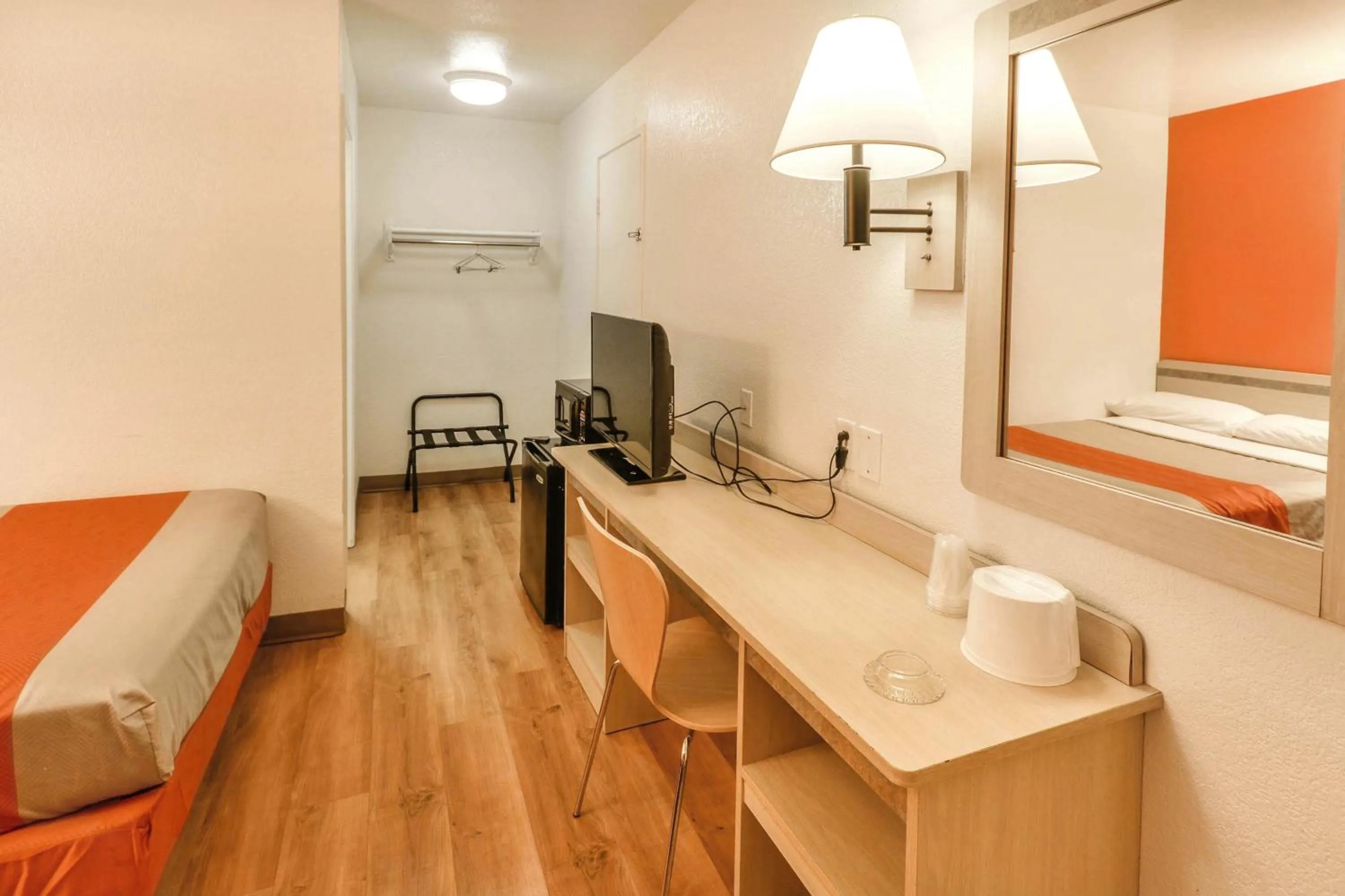 Bedroom in Motel 6-Huntsville, TX