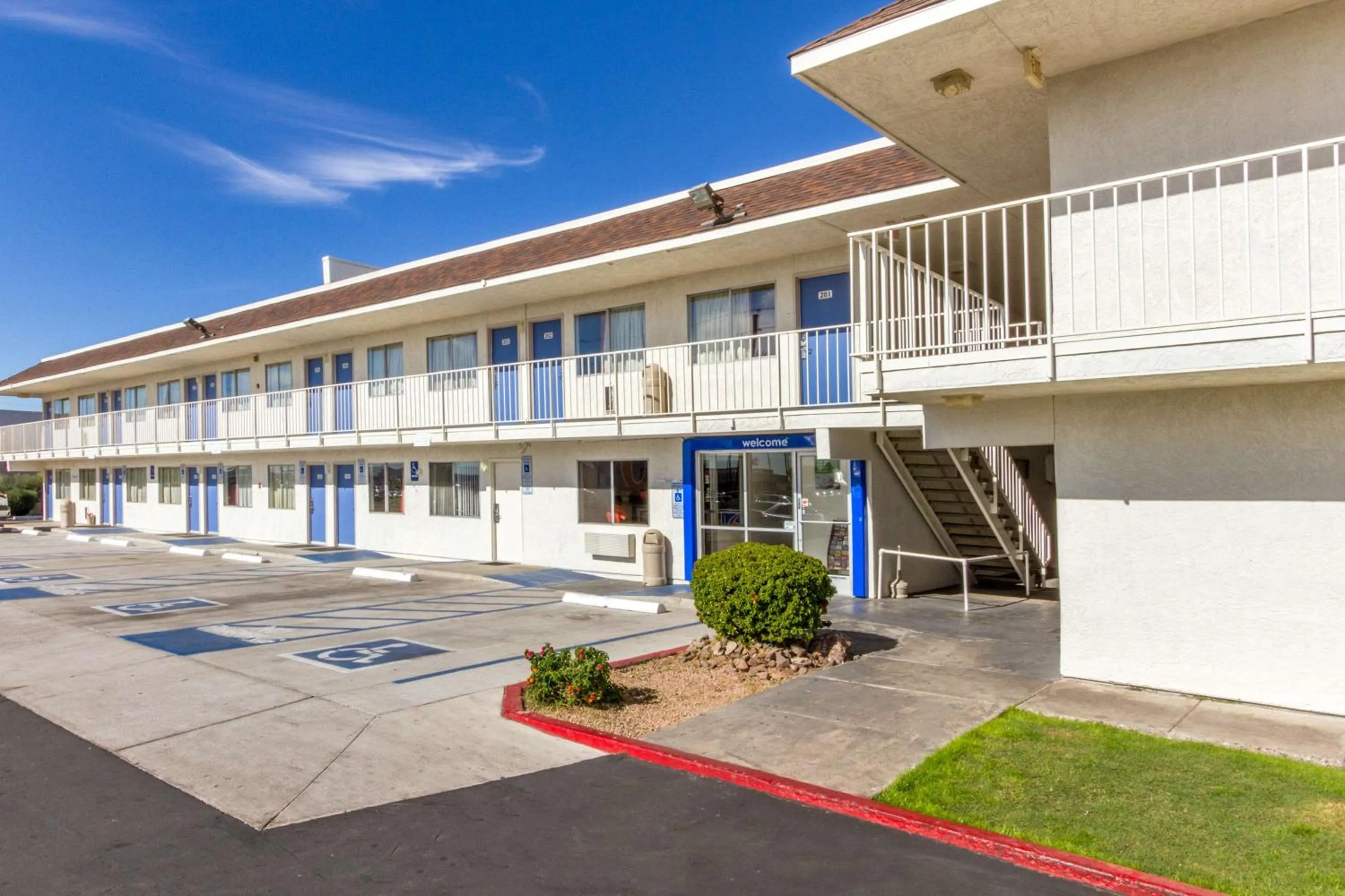 Property building in Motel 6-Phoenix, AZ - North Bell Road