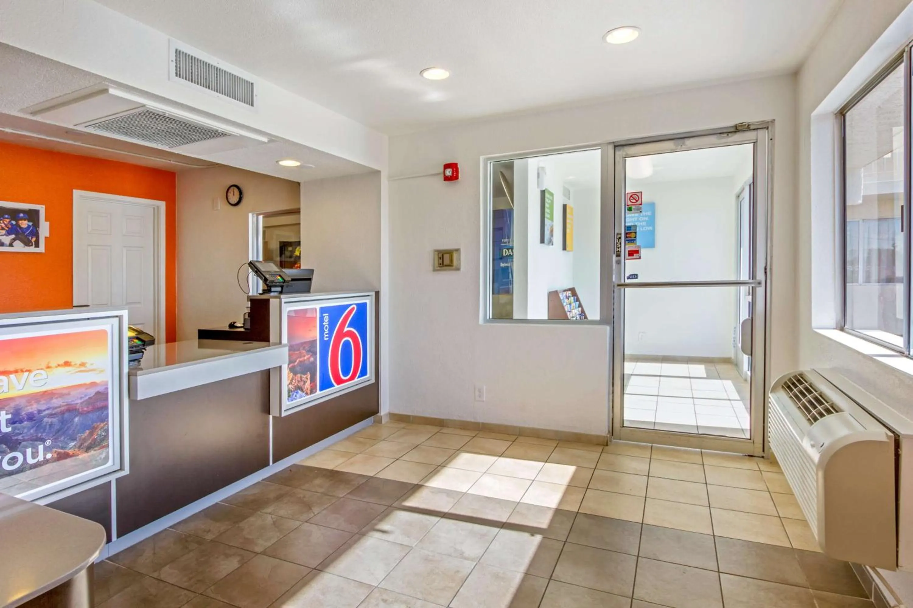 Lobby or reception in Motel 6-Phoenix, AZ - North Bell Road