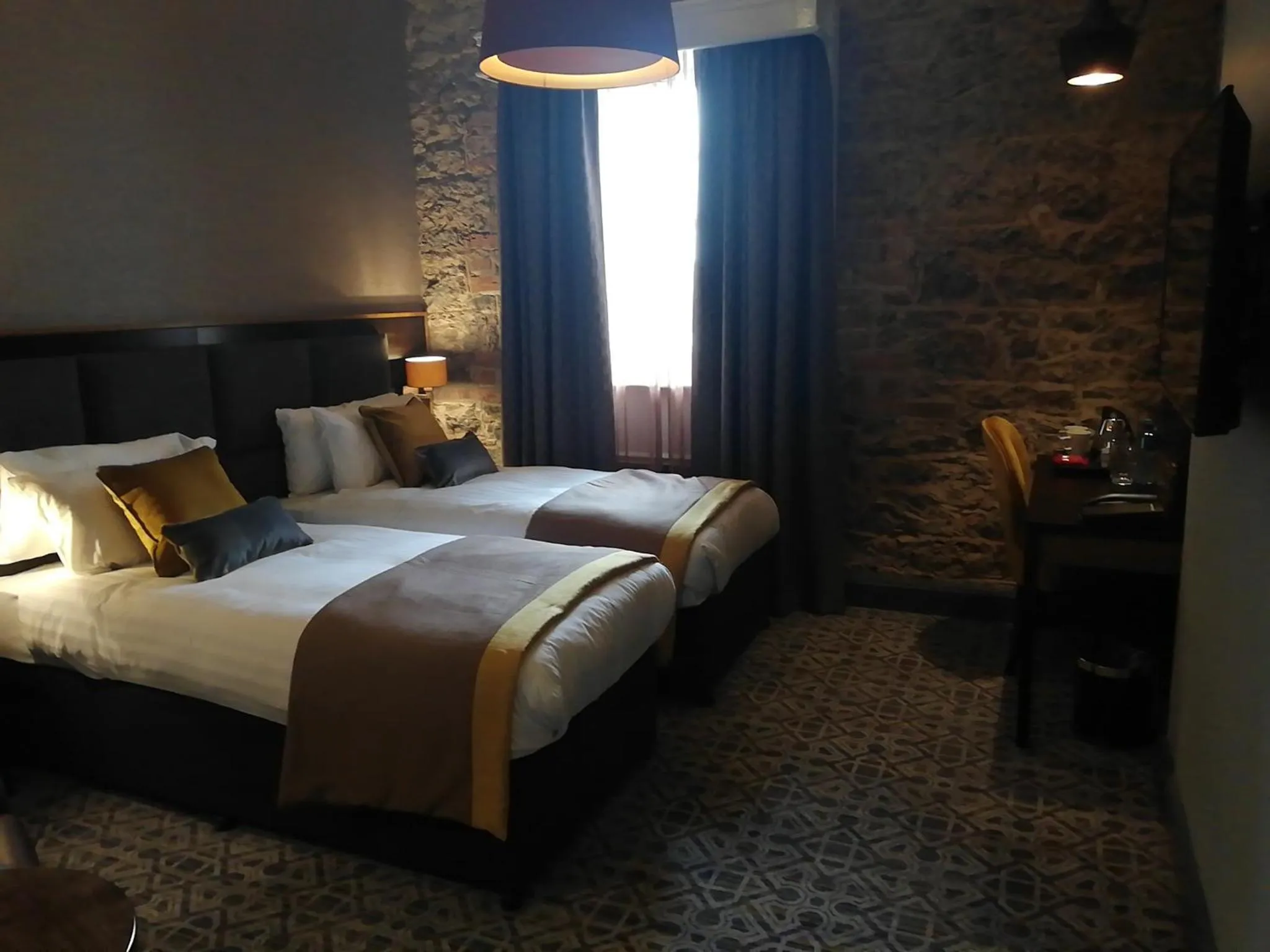 Bed in The Old Borough Hotel - Wetherspoon