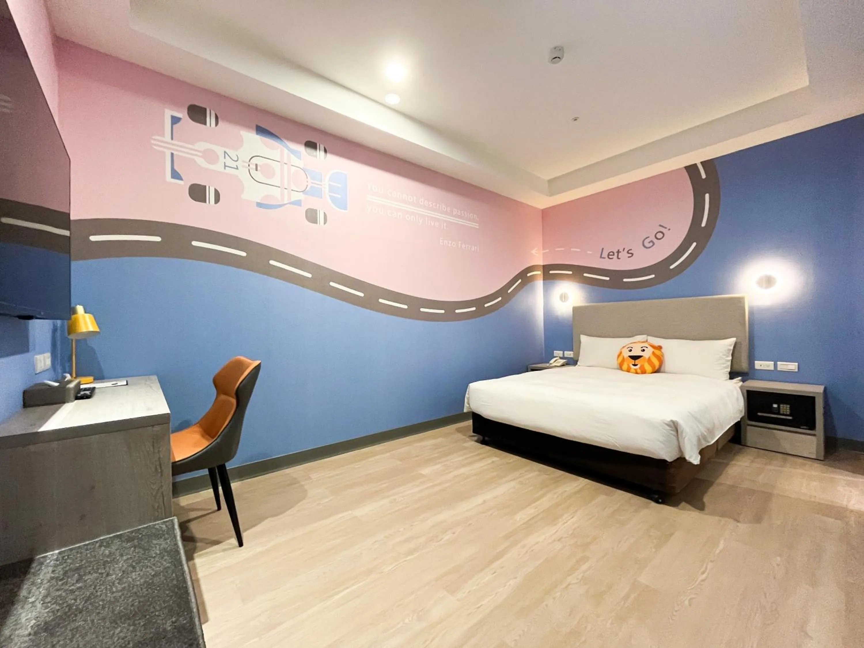 Bed in Holiday Garden Hotel SKM Park