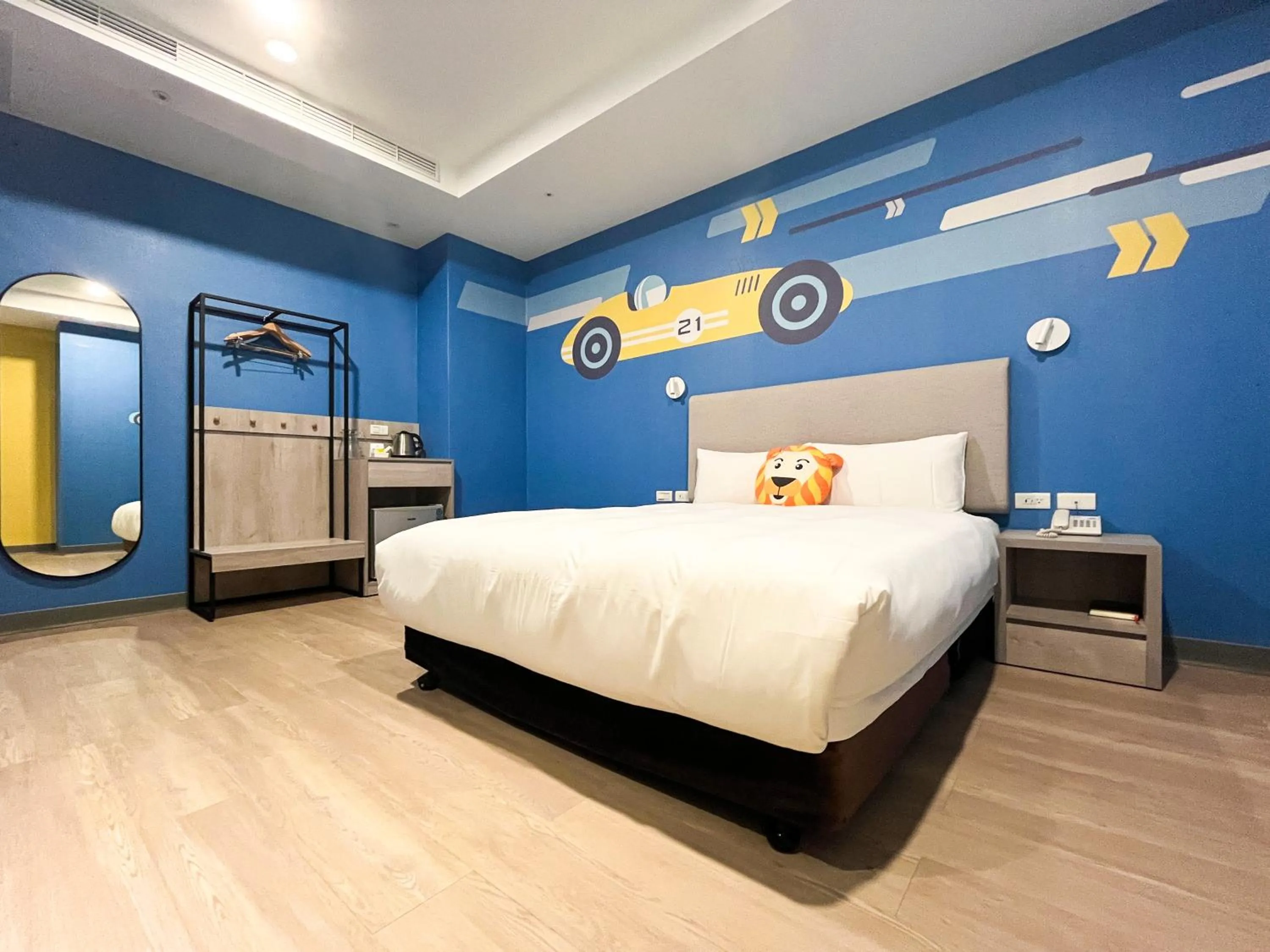 Bed in Holiday Garden Hotel SKM Park