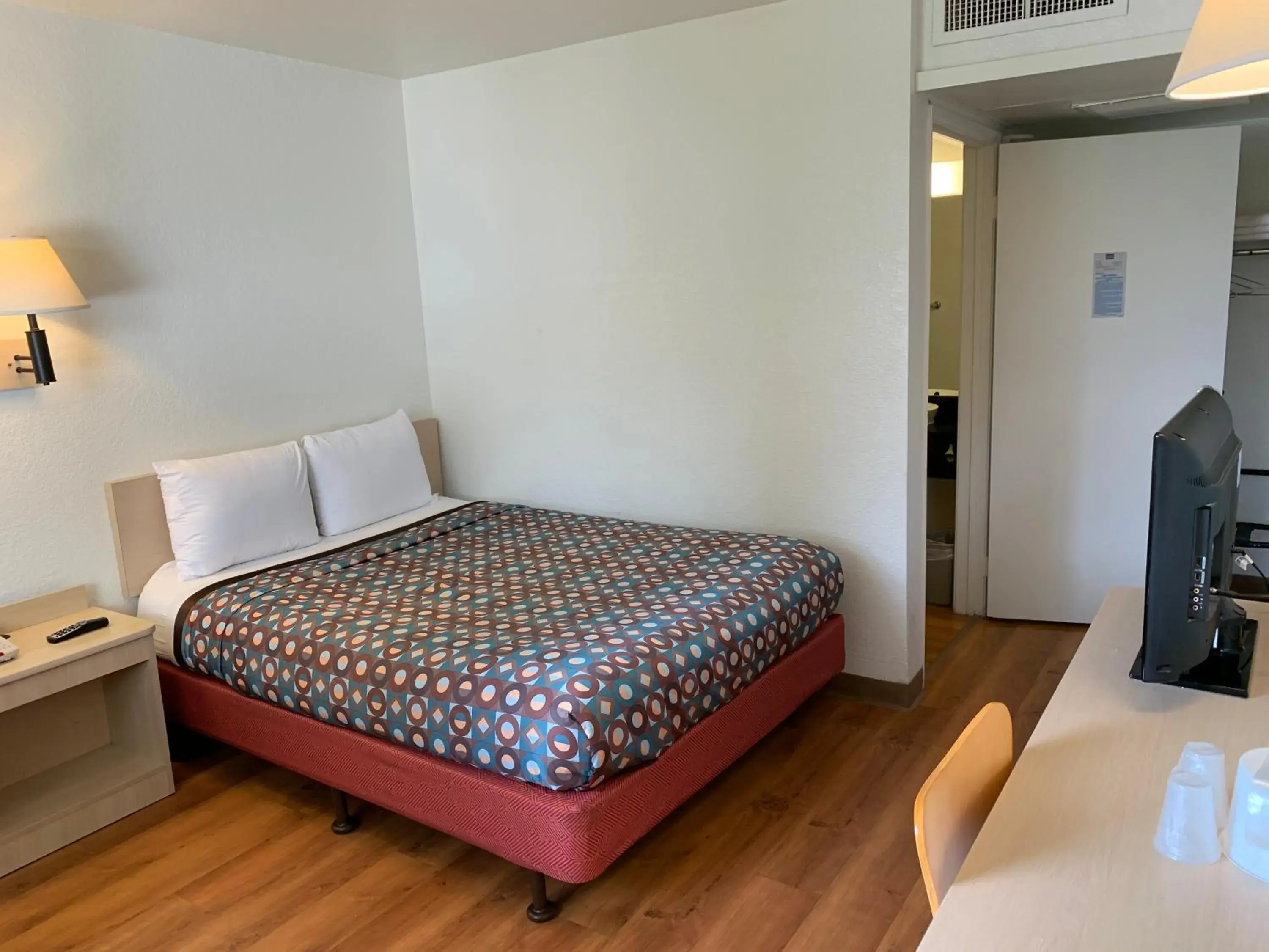 Standard Room in Vagabond Inn Sylmar Standard Room in Vagabond Inn Sylmar