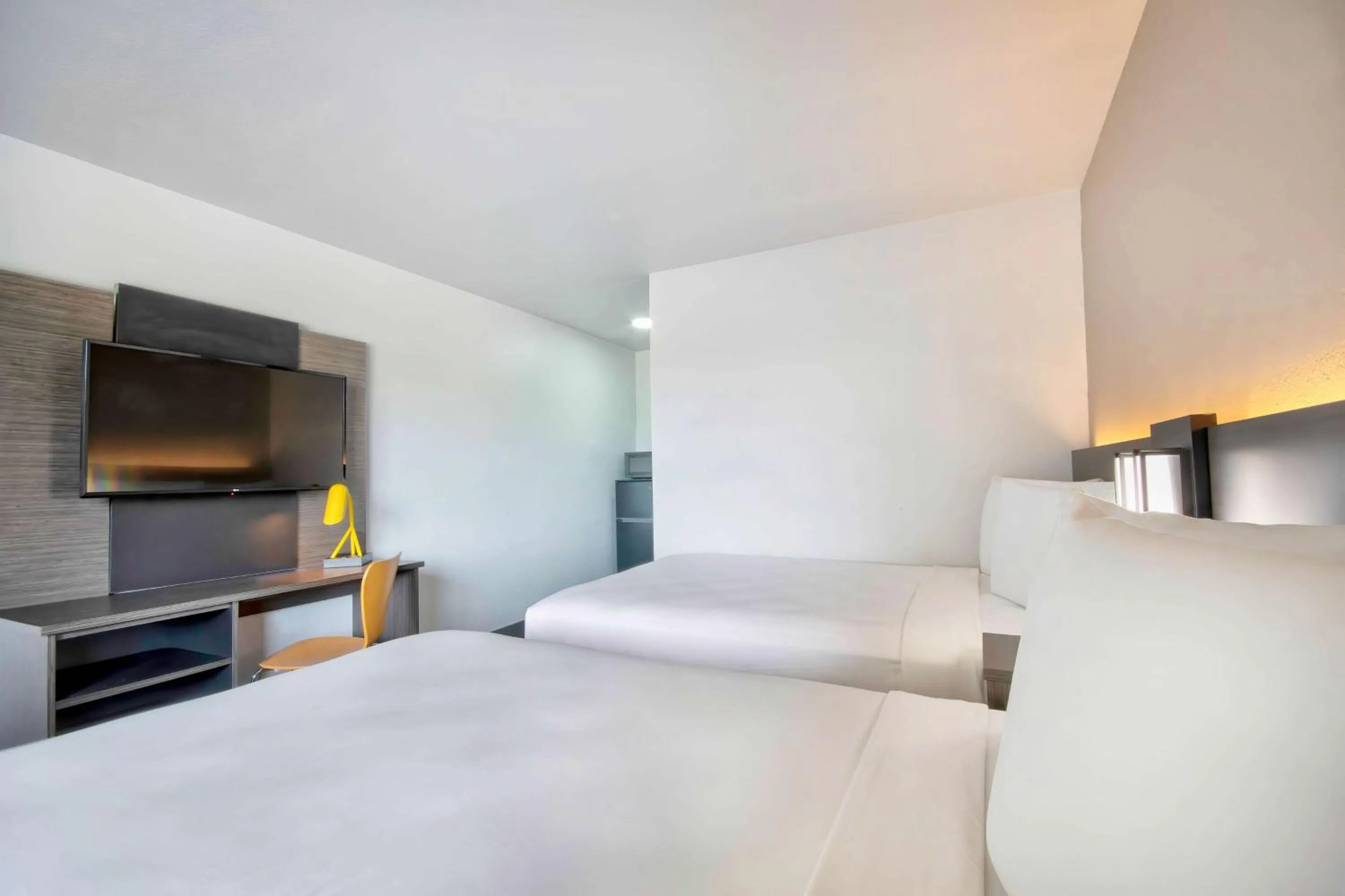 Bedroom, Bed in Motel 6-Austin, TX - North