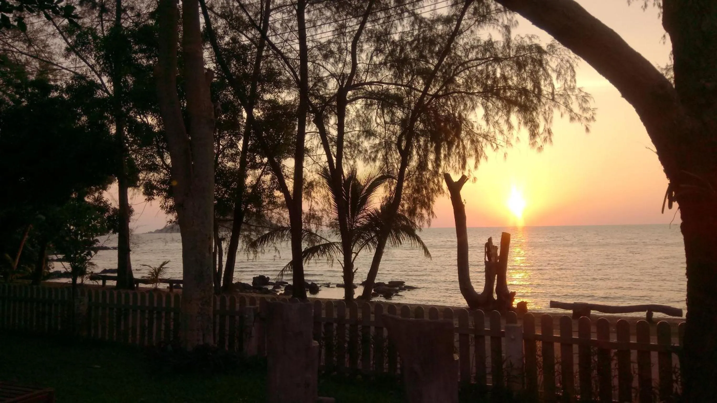 Sunset in Baansukhita