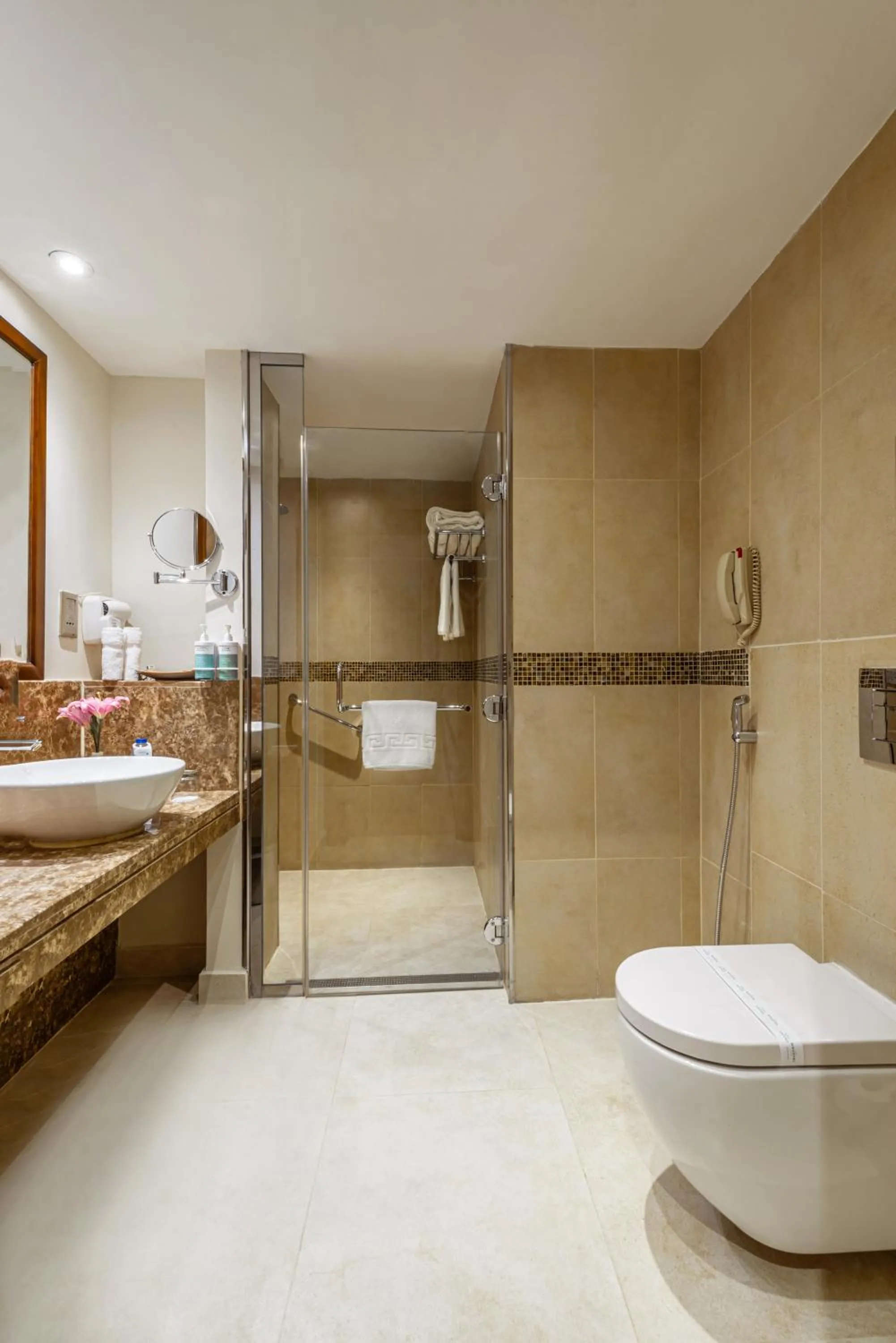 Shower, Bed in Novotel Suites Riyadh Olaya
