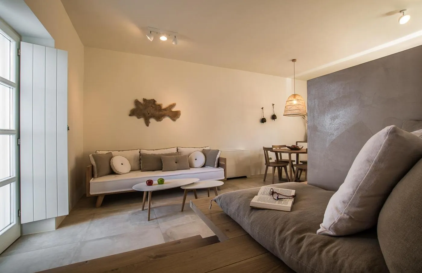 BASSA MAINA Villas & Suites