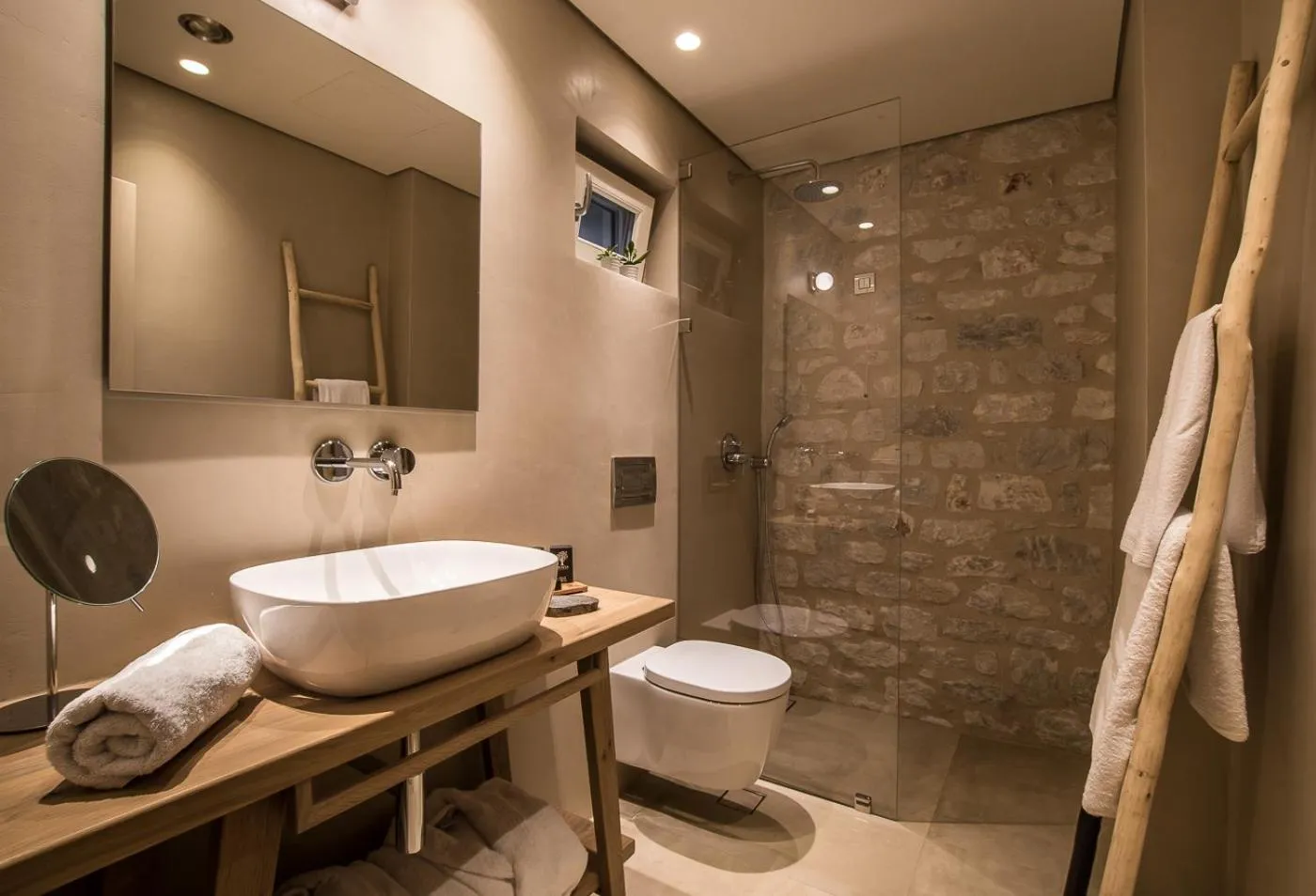 BASSA MAINA Villas & Suites