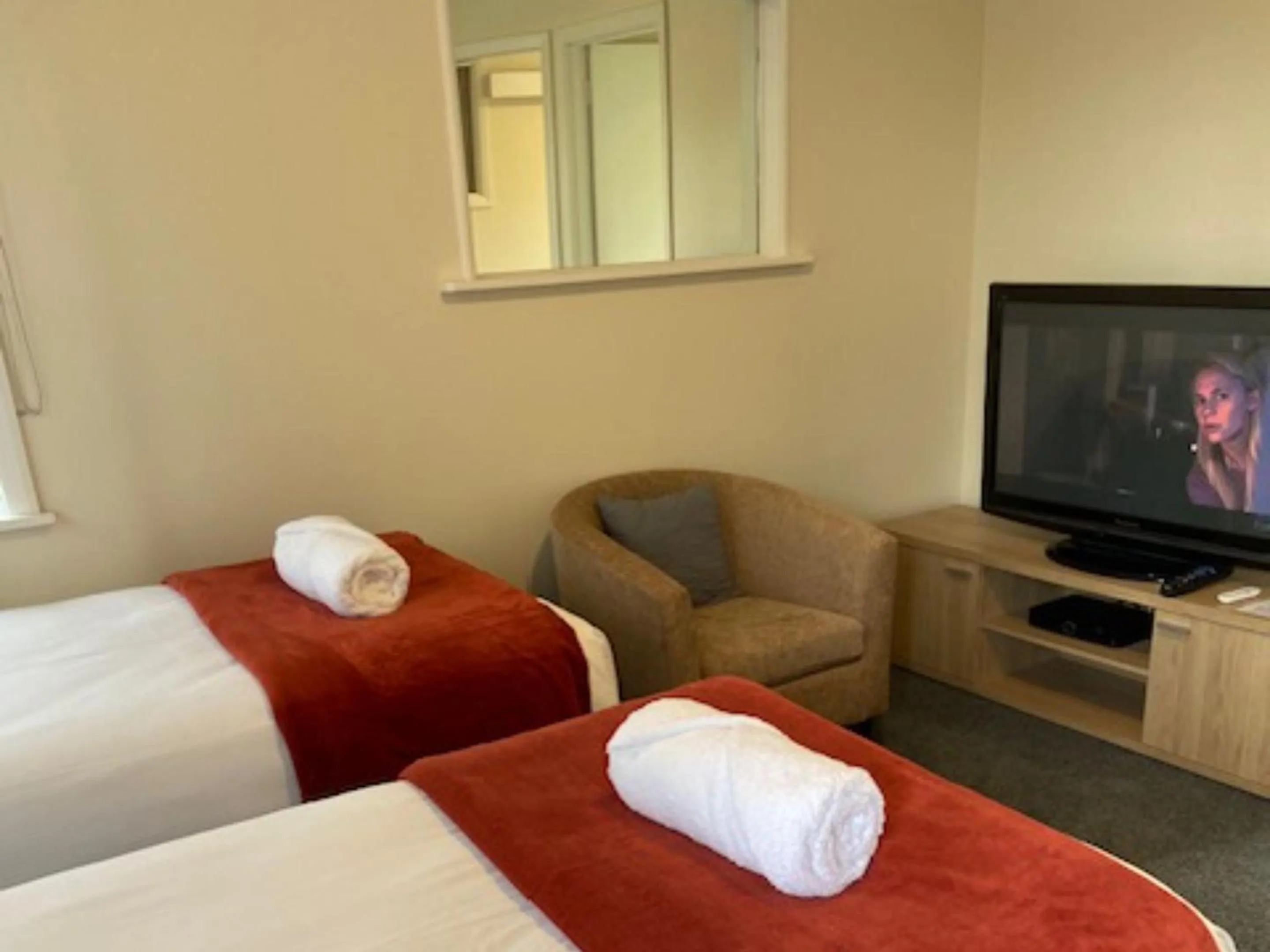 Bed in Balmoral Motel