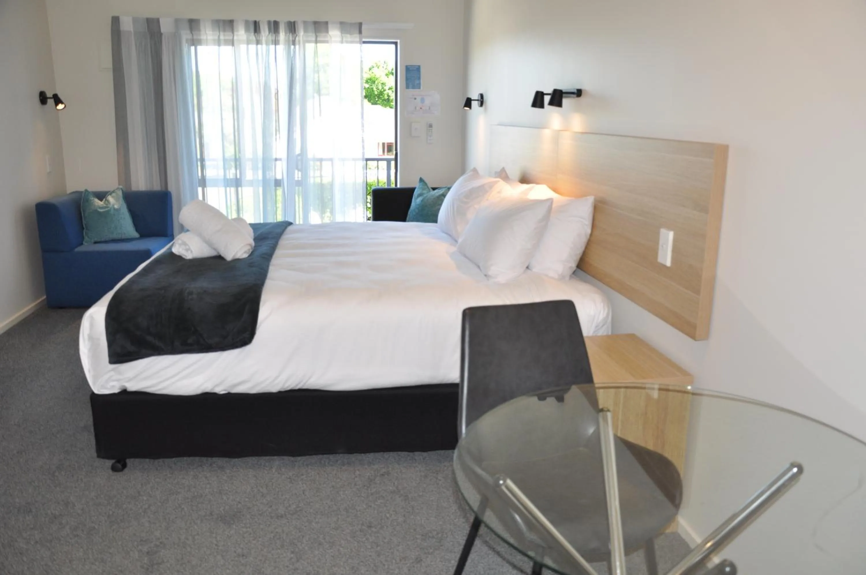 Bed in Balmoral Motel