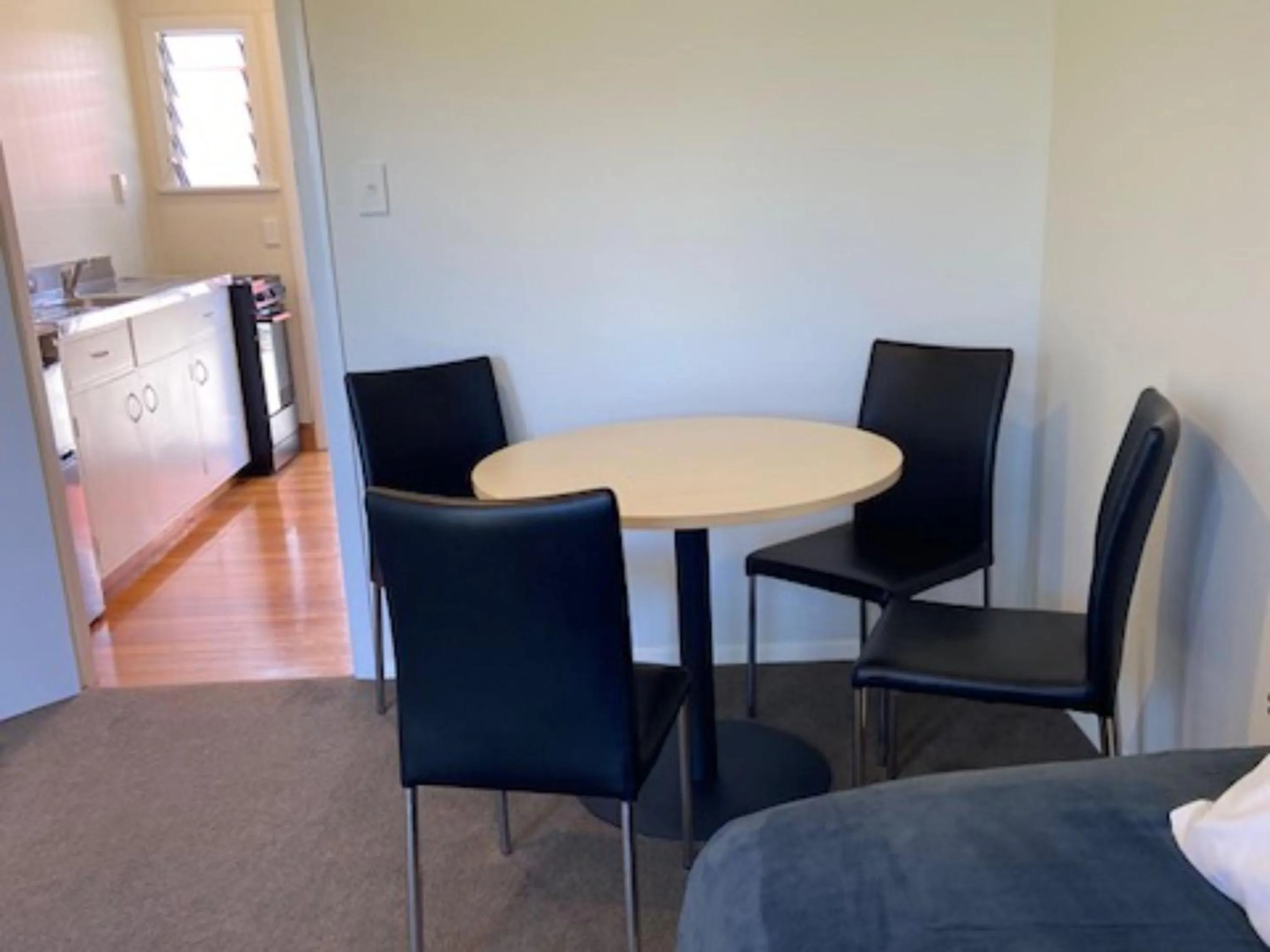 Living room in Balmoral Motel