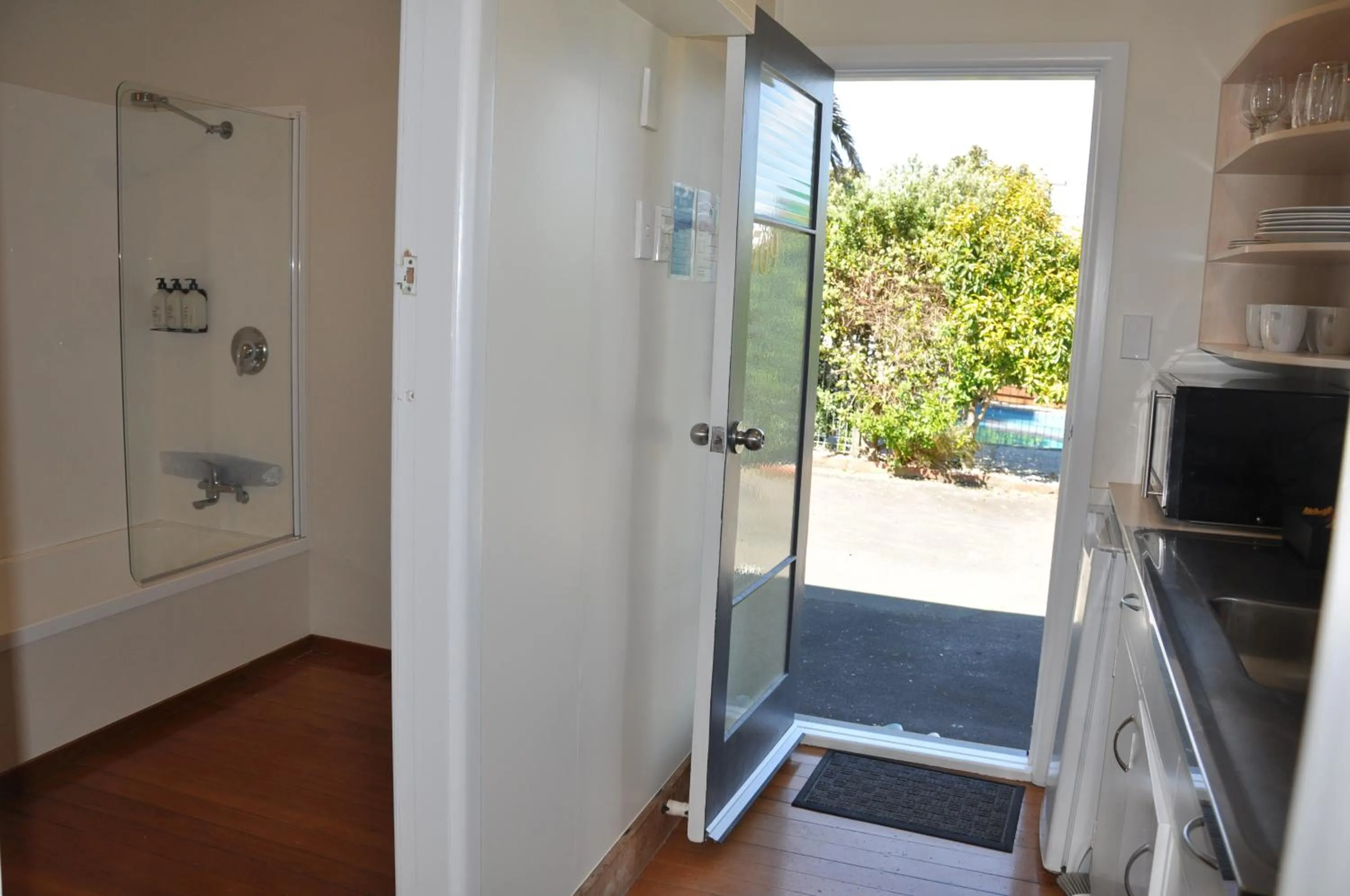 Bath in Balmoral Motel