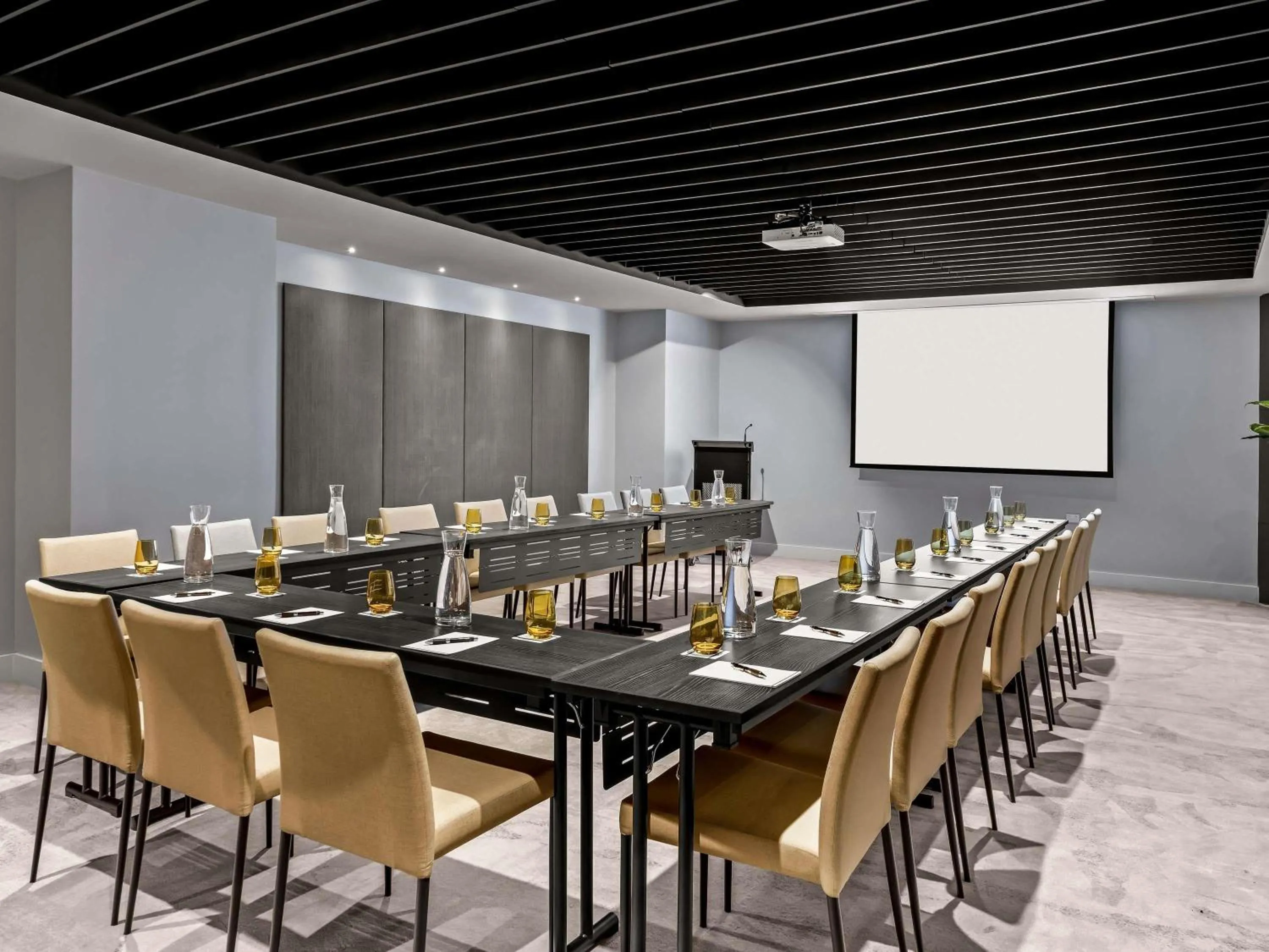 Meeting/conference room in Peppers Waymouth Hotel