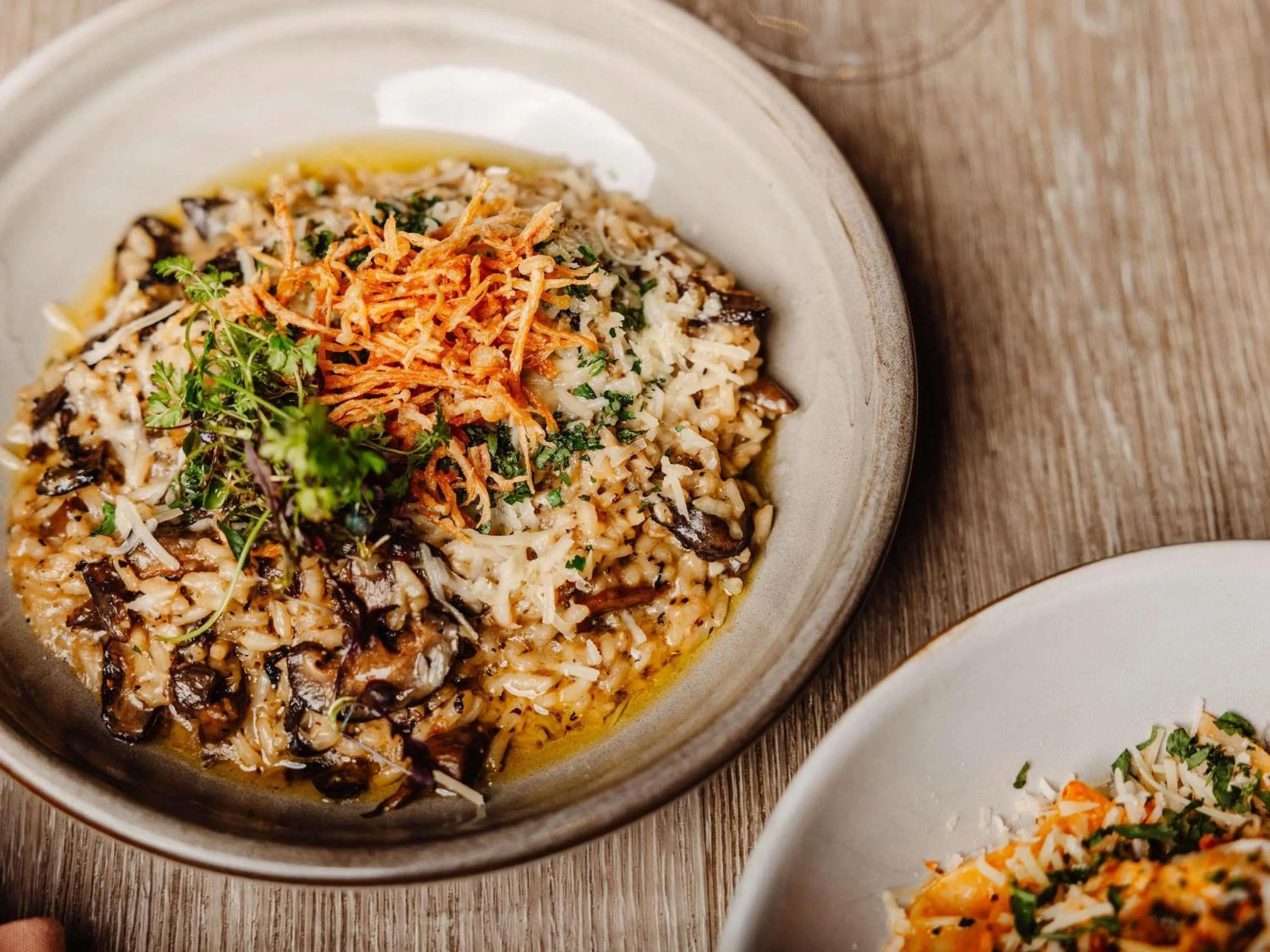 Restaurant/places to eat in Peppers Waymouth Hotel