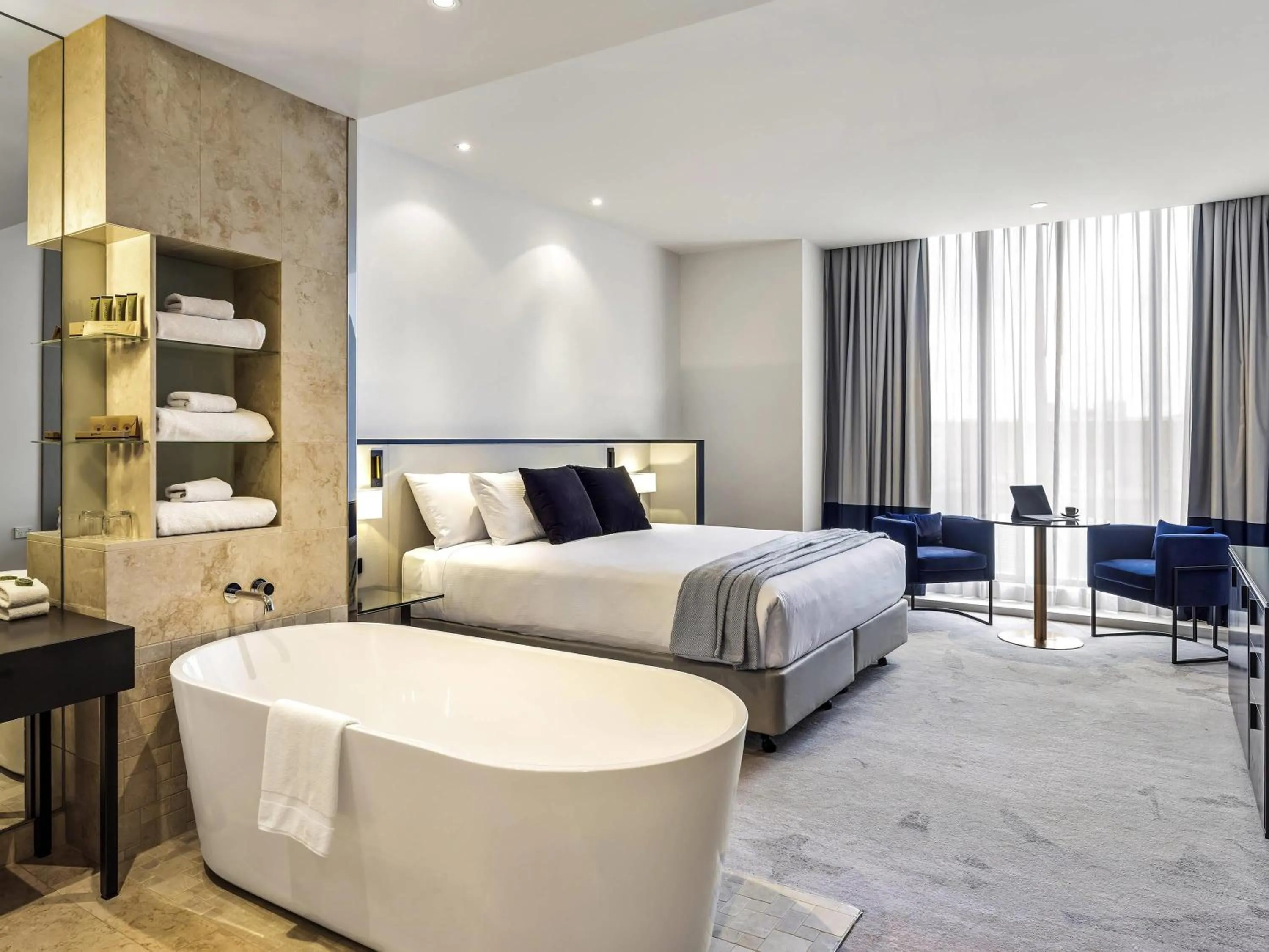 Bedroom, Bed in Peppers Waymouth Hotel