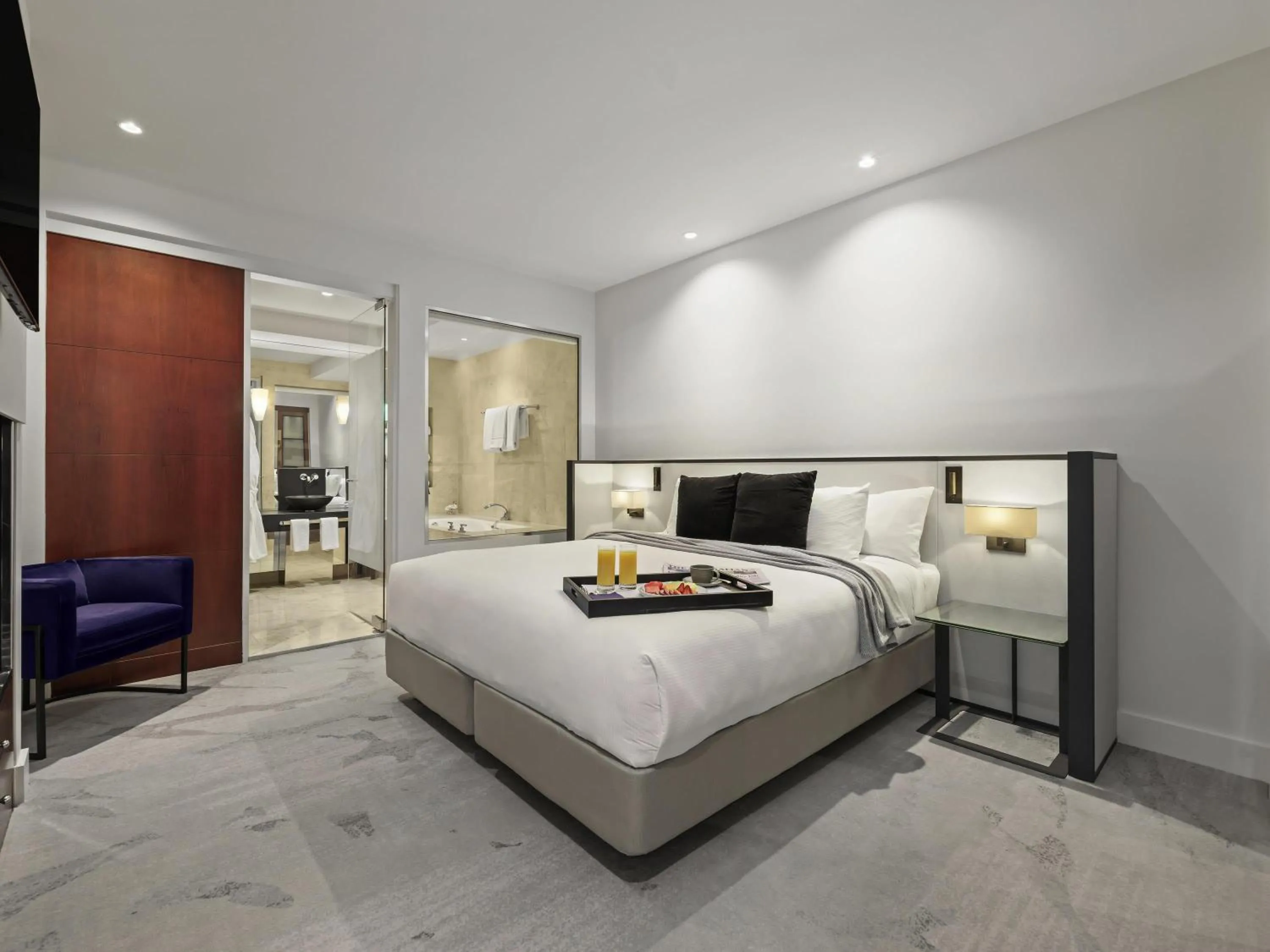 Bedroom, Bed in Peppers Waymouth Hotel