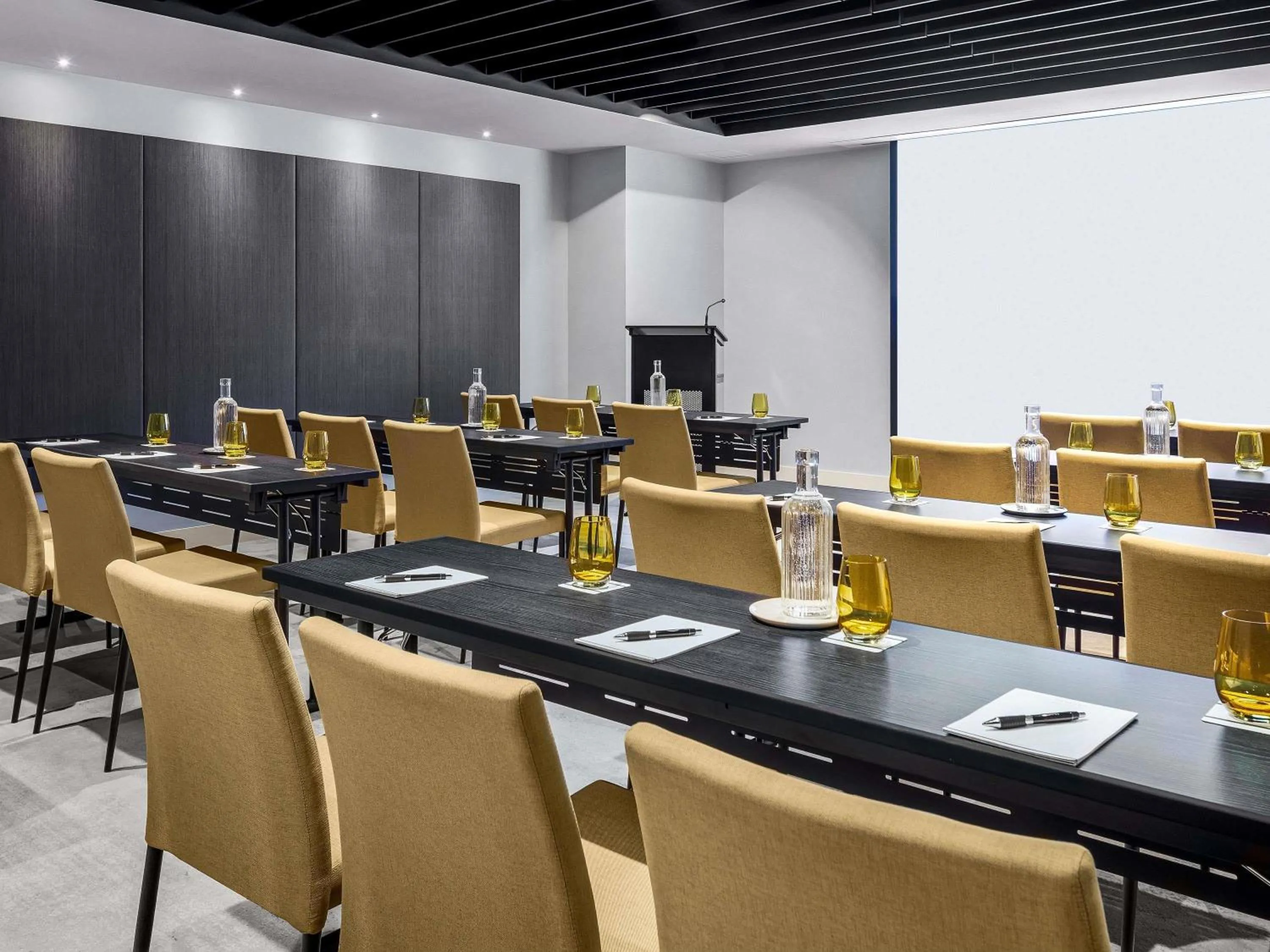 Meeting/conference room in Peppers Waymouth Hotel