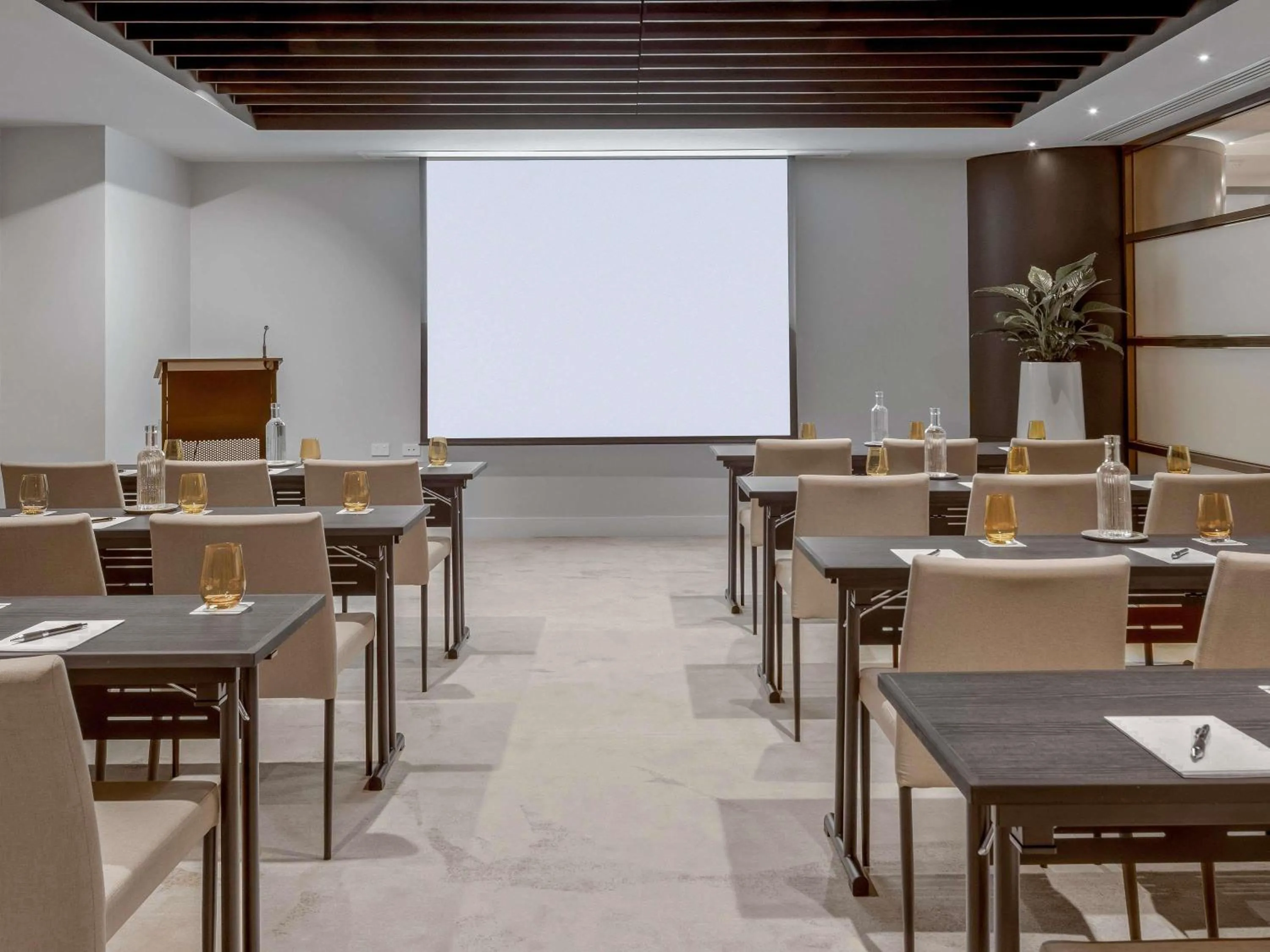 Meeting/conference room in Peppers Waymouth Hotel